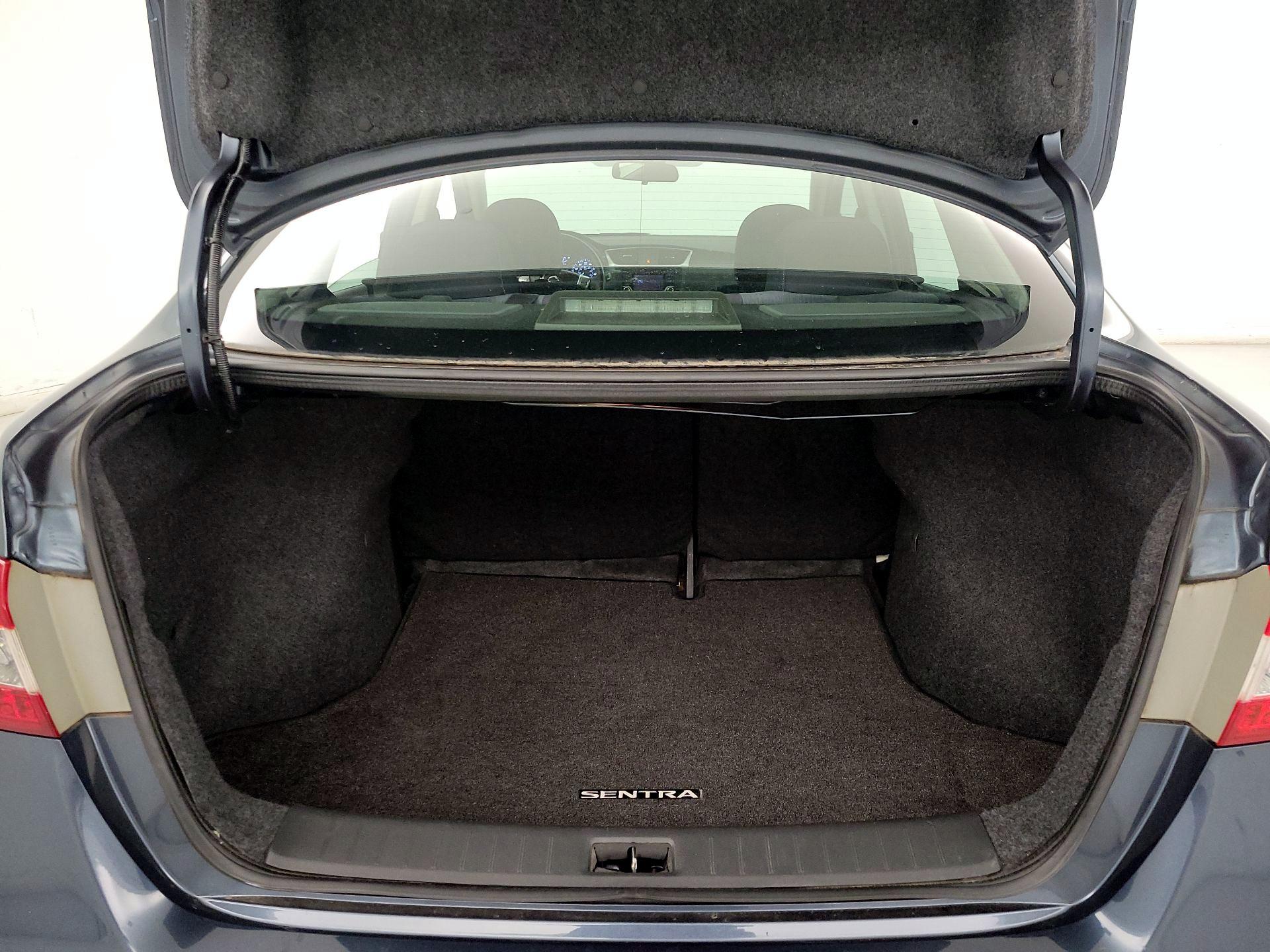 Thumbnail: 2015 Nissan Sentra - 19