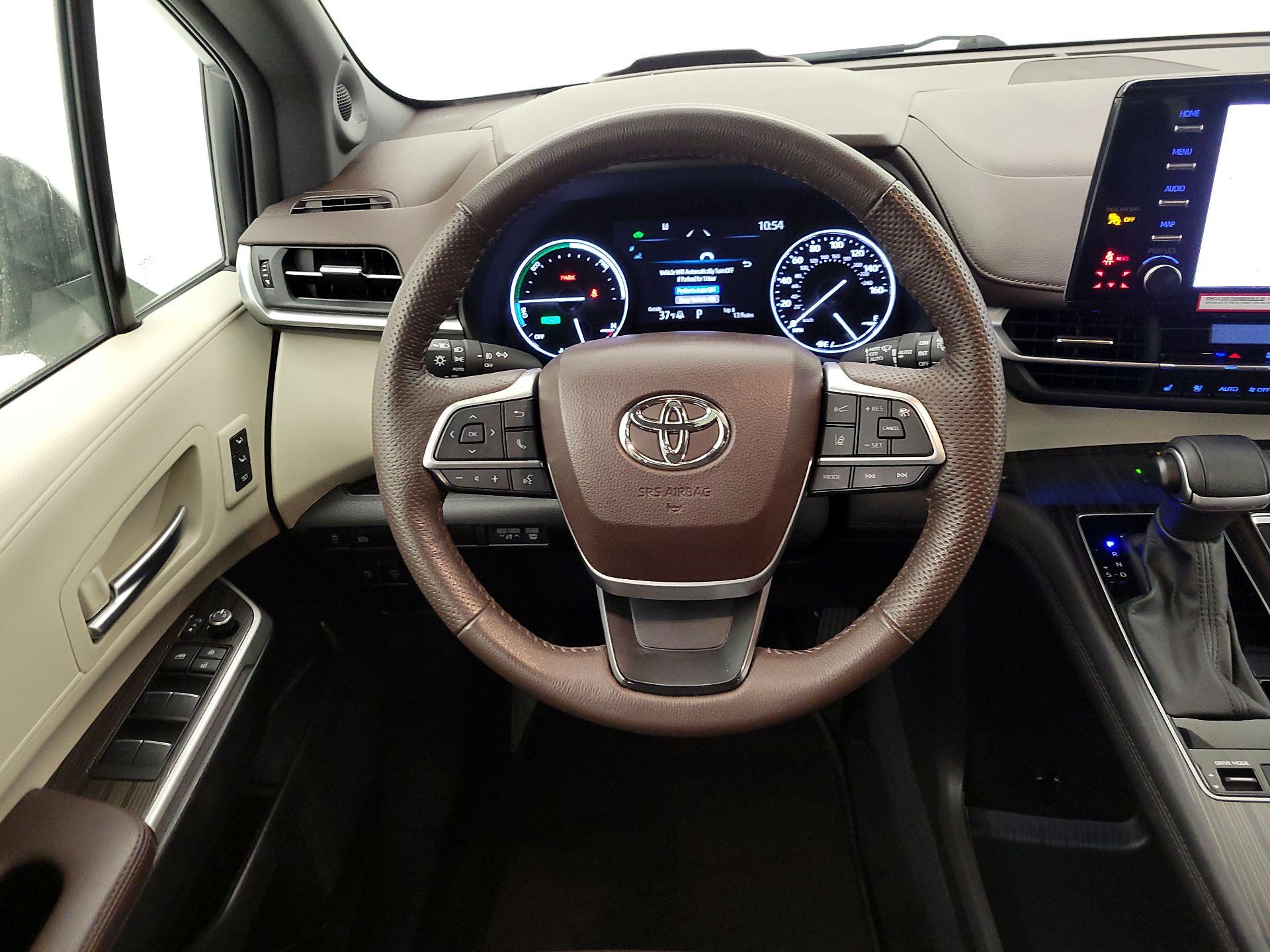 Thumbnail: 2024 Toyota Sienna - 10