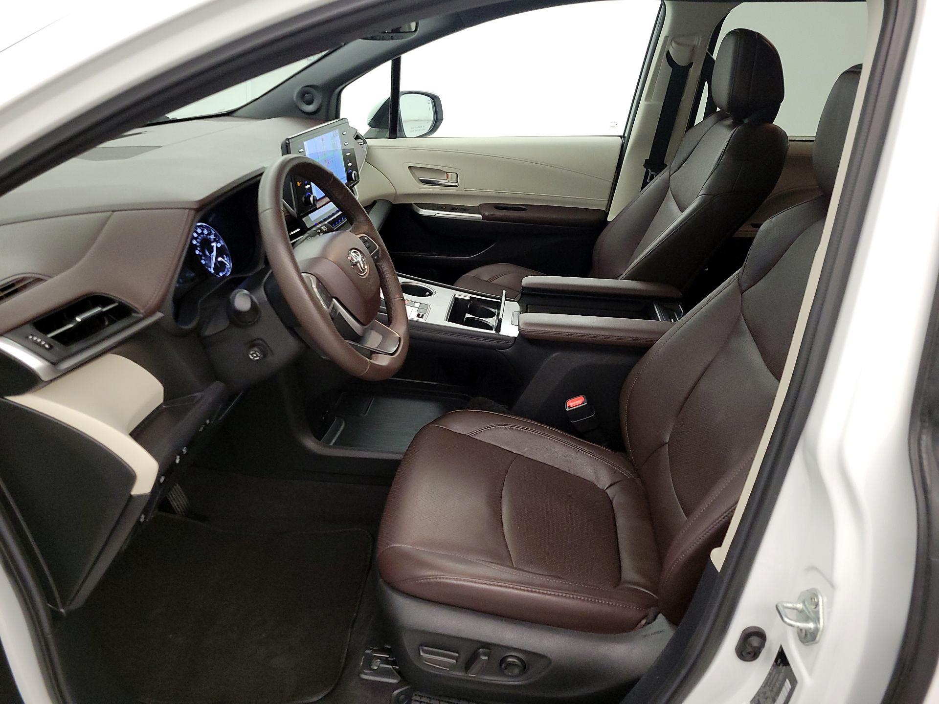 Thumbnail: 2024 Toyota Sienna - 11