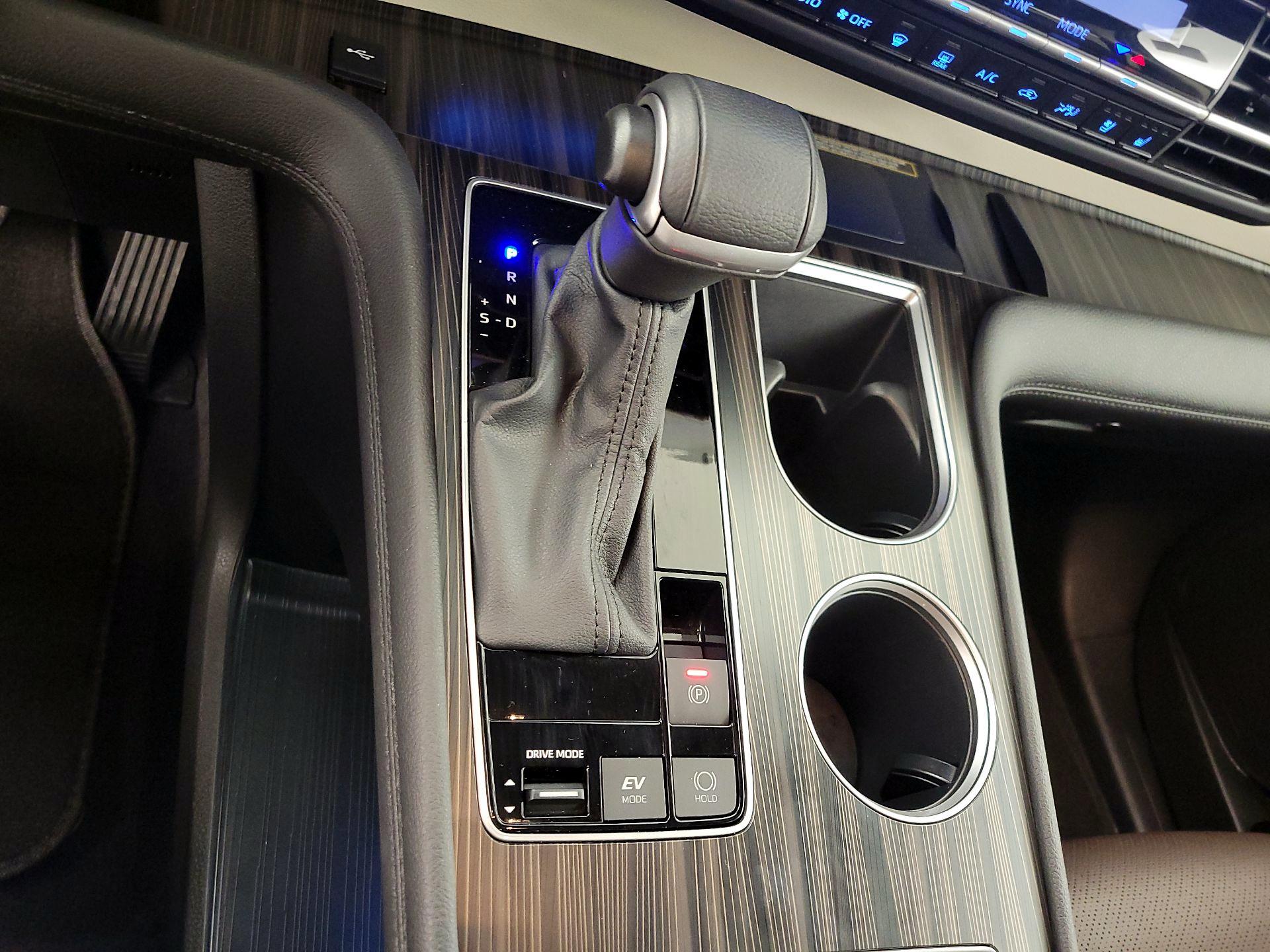 Thumbnail: 2024 Toyota Sienna - 18