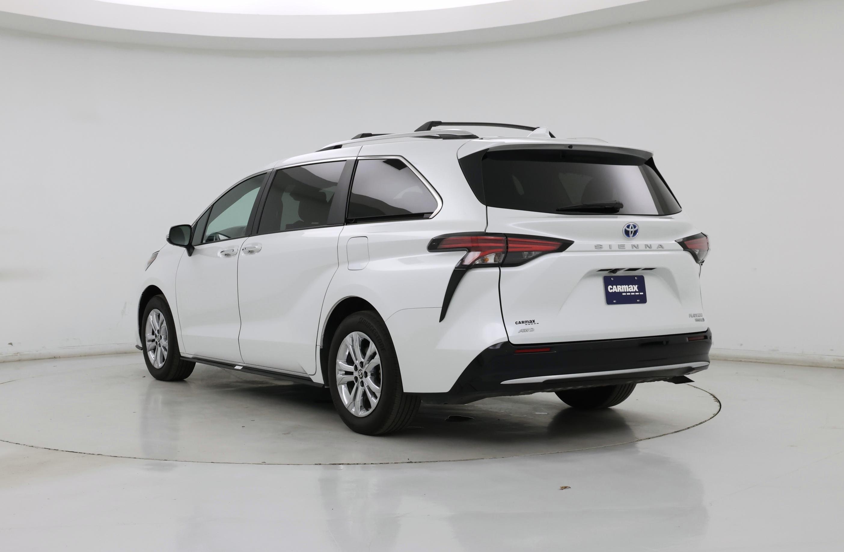 Thumbnail: 2024 Toyota Sienna - 2