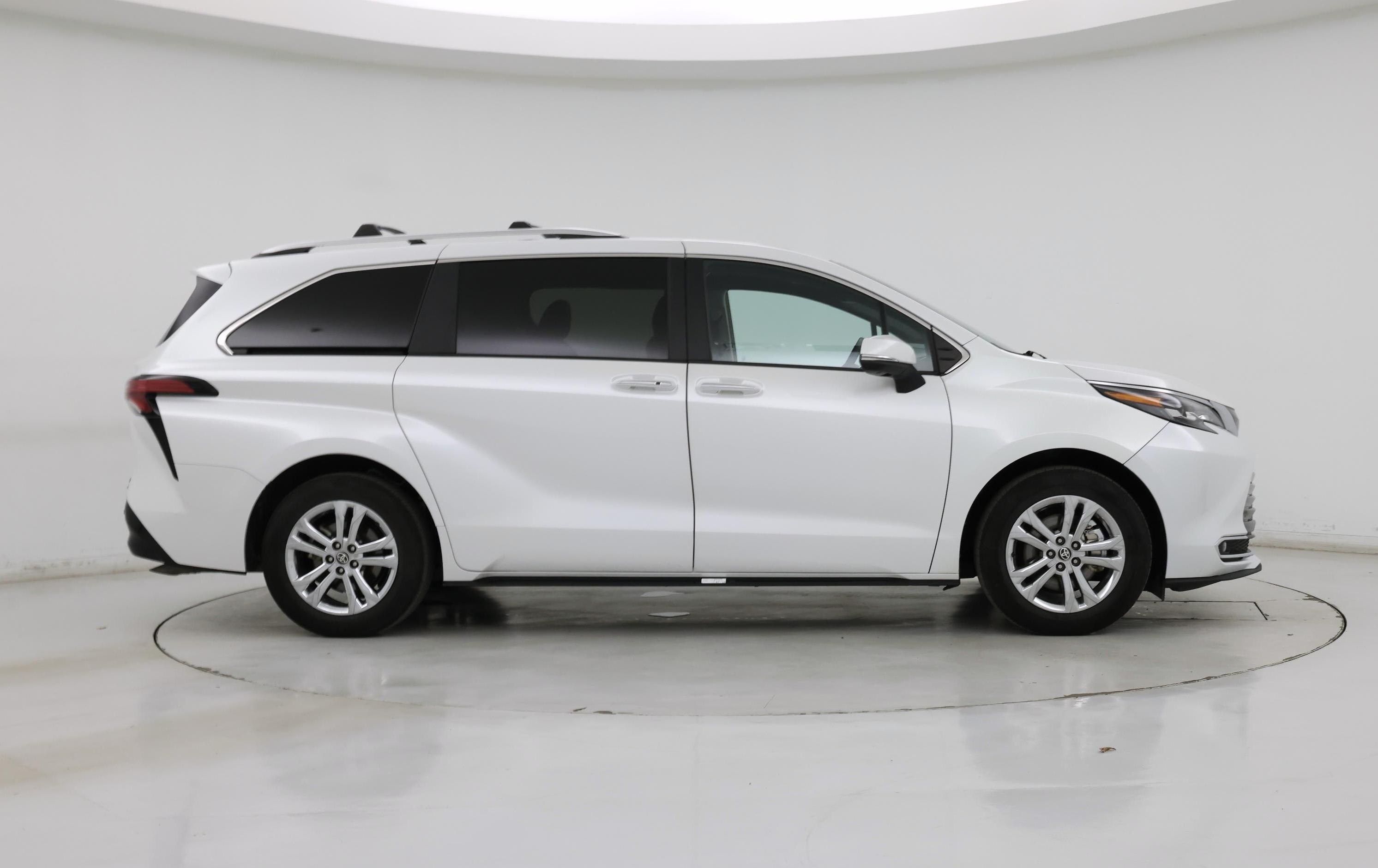 Thumbnail: 2024 Toyota Sienna - 7