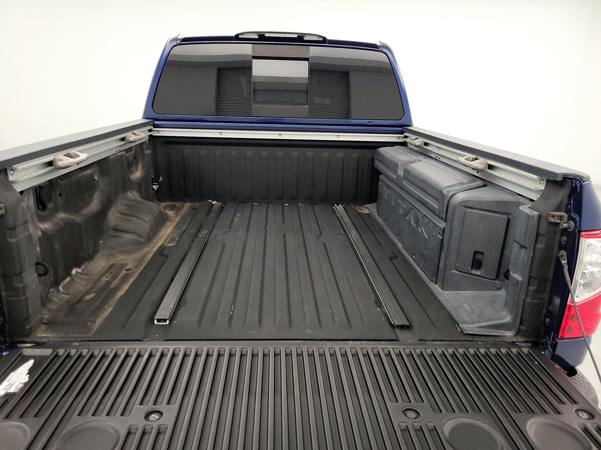 Thumbnail: 2019 Nissan Titan - 20