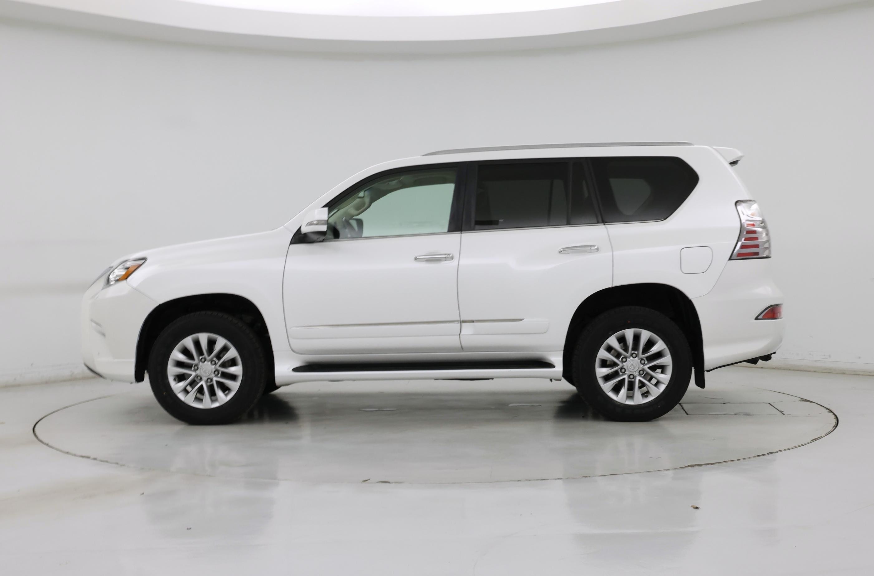 Thumbnail: 2019 Lexus GX - 3