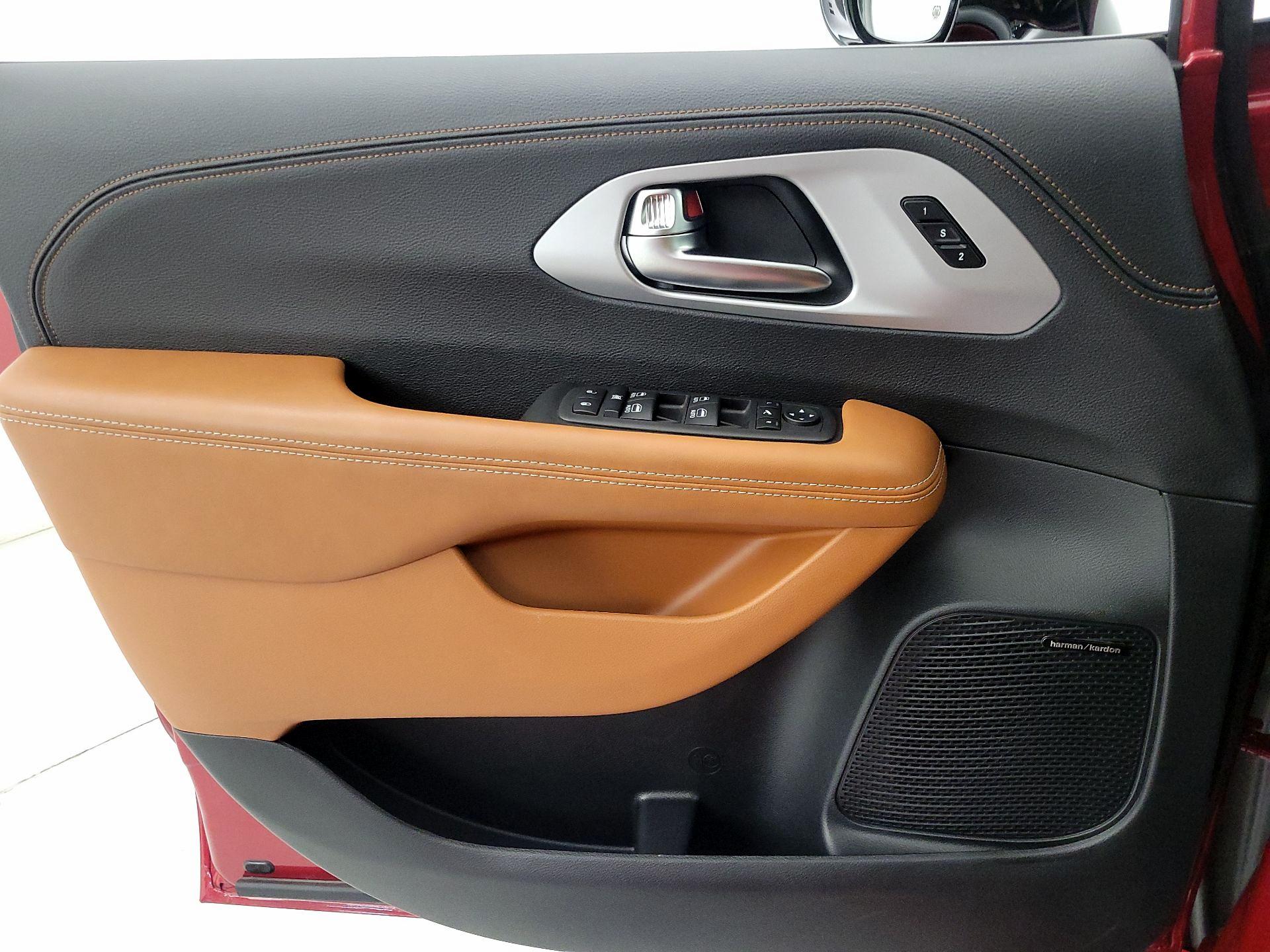 Thumbnail: 2025 Chrysler Pacifica - 12