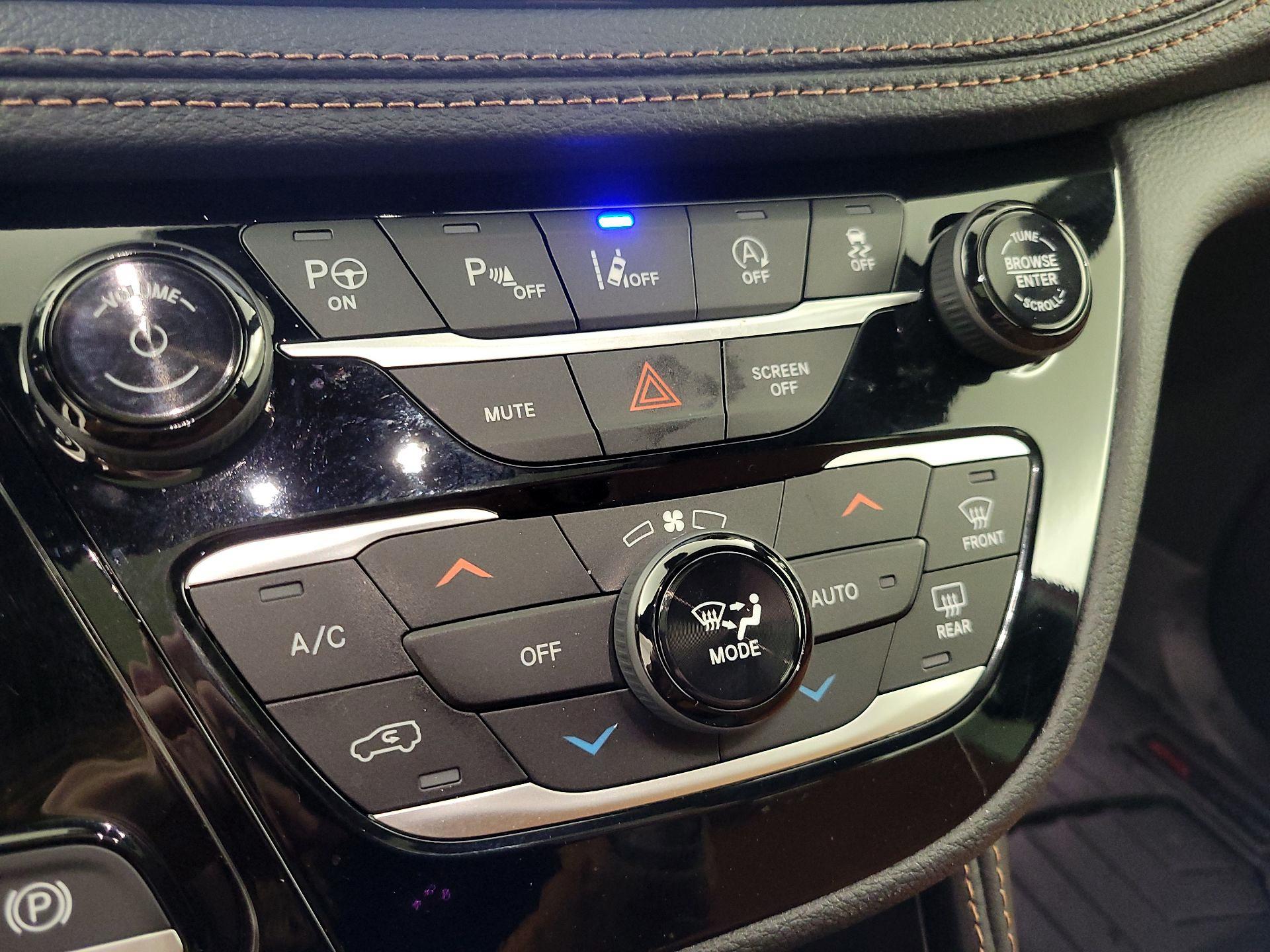 Thumbnail: 2025 Chrysler Pacifica - 17