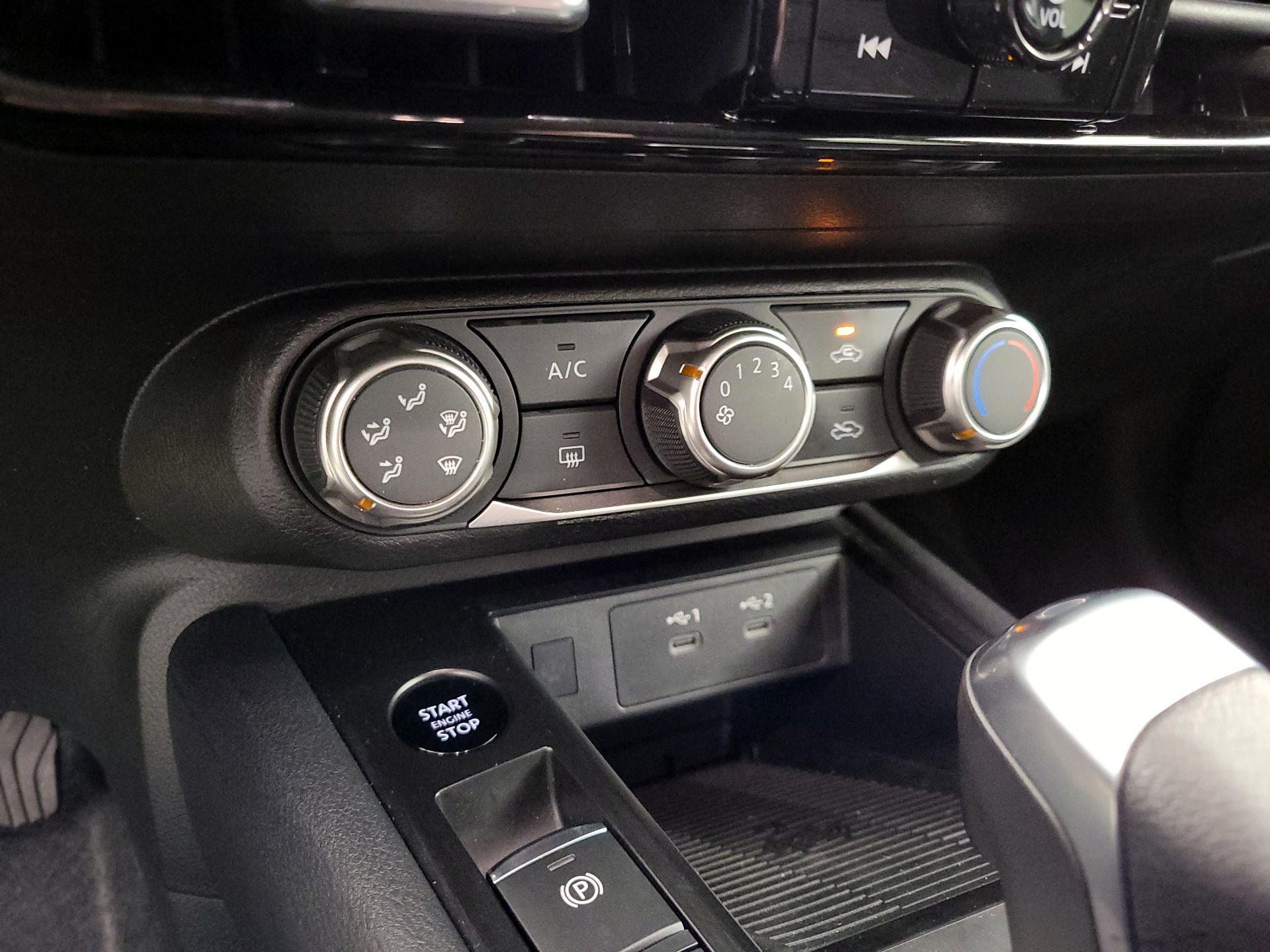 Thumbnail: 2025 Nissan Kicks - 16