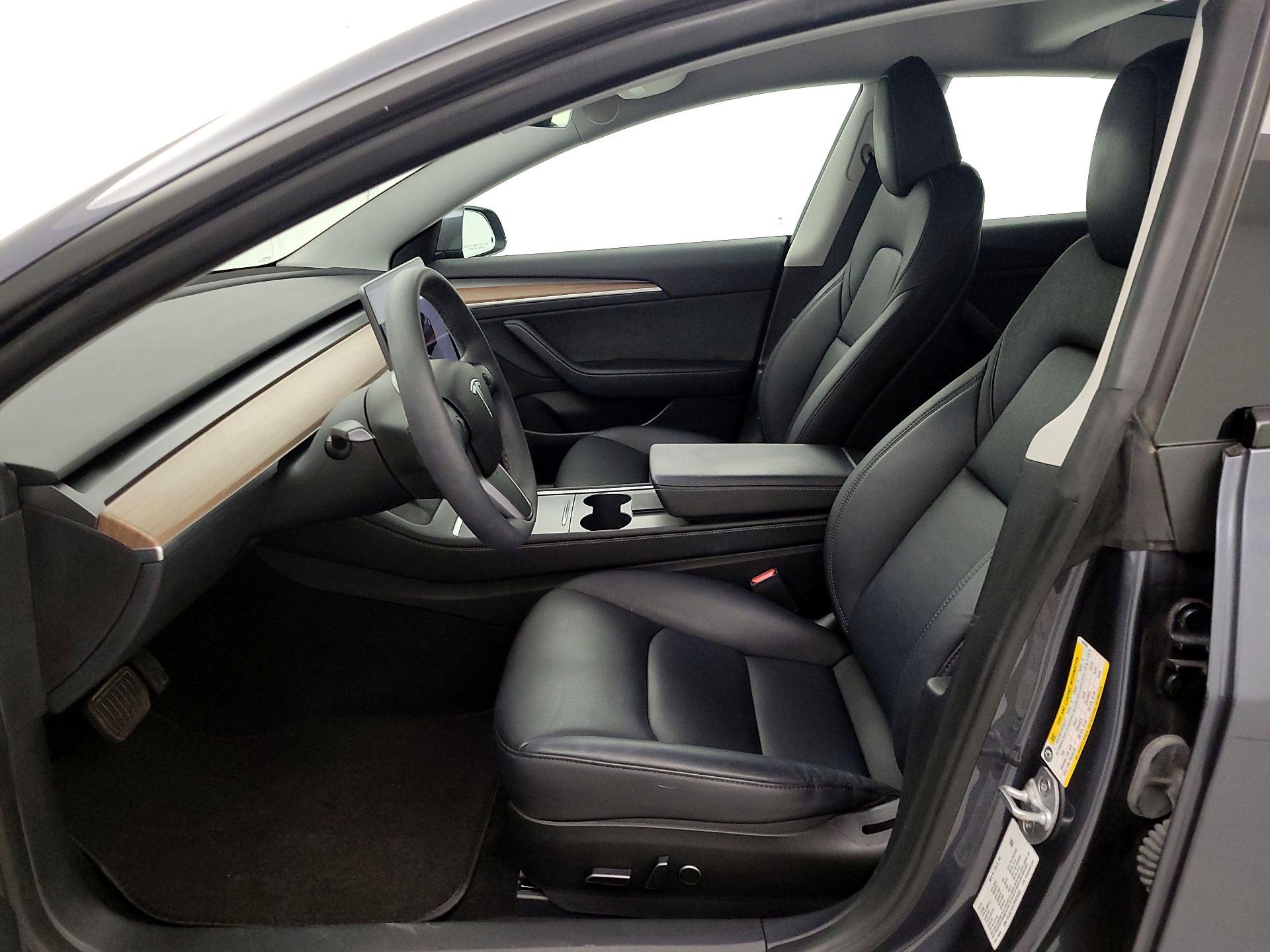 Thumbnail: 2023 Tesla Model 3 - 11