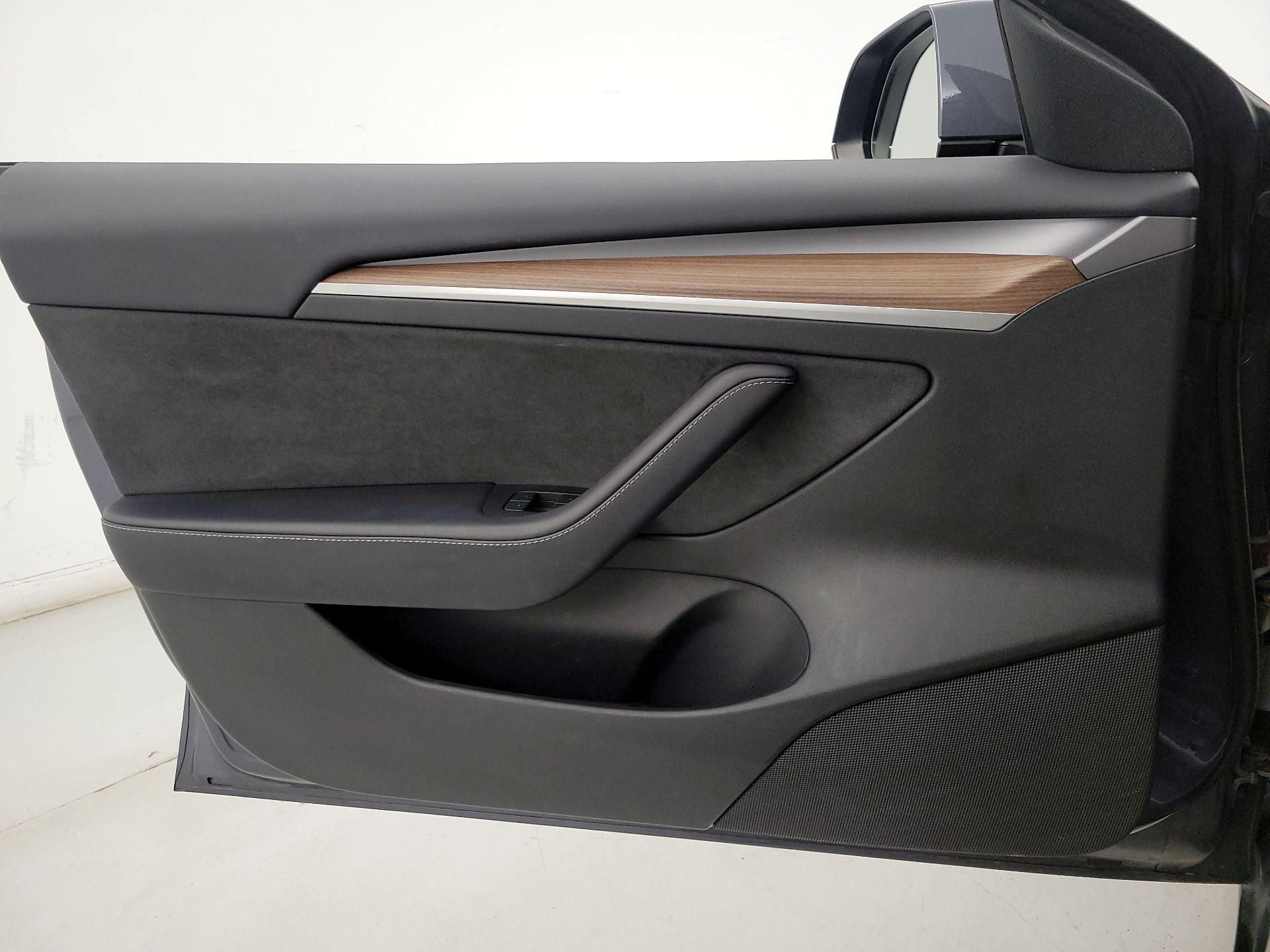 Thumbnail: 2023 Tesla Model 3 - 12