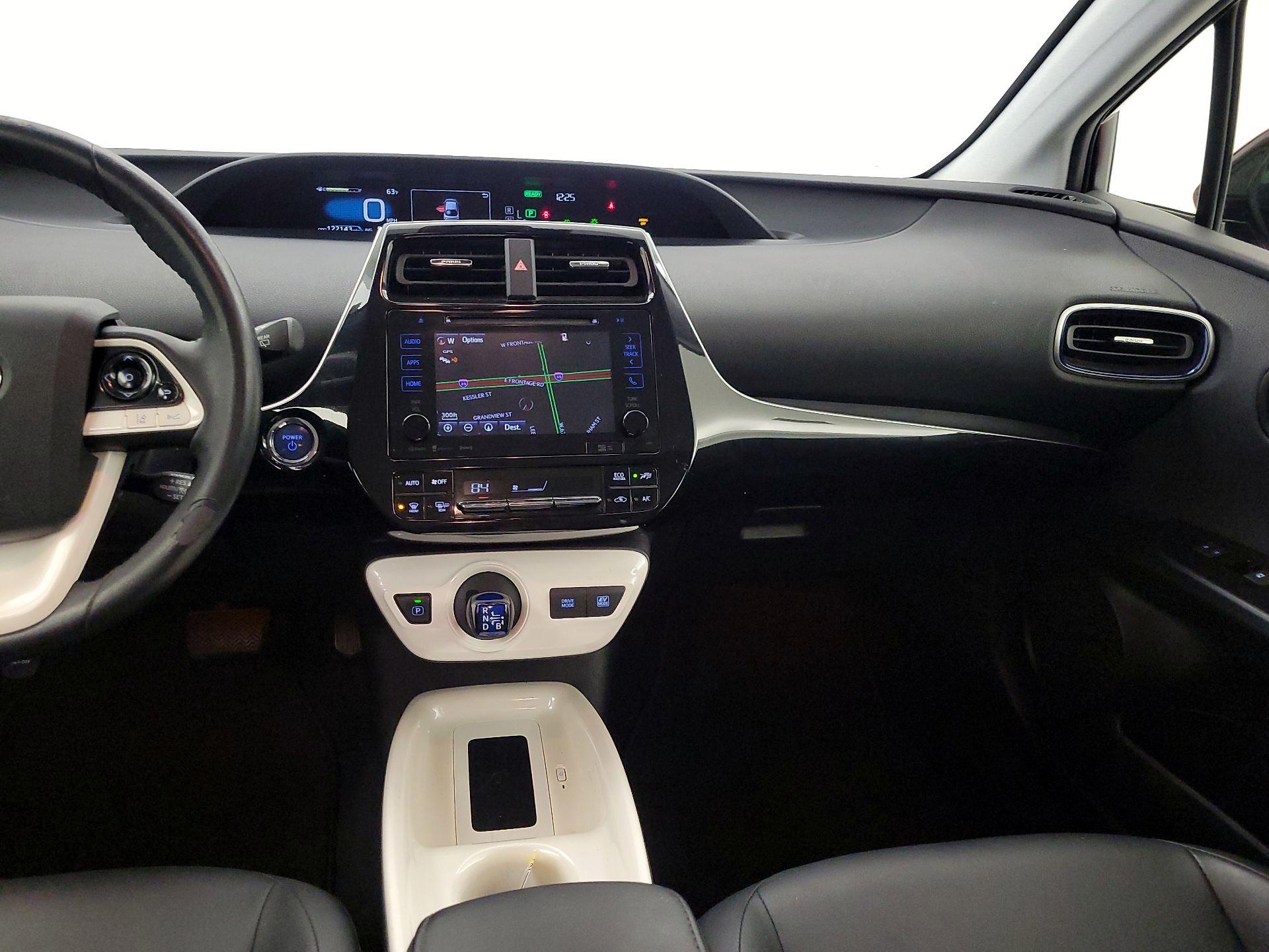 Thumbnail: 2016 Toyota Prius - 9