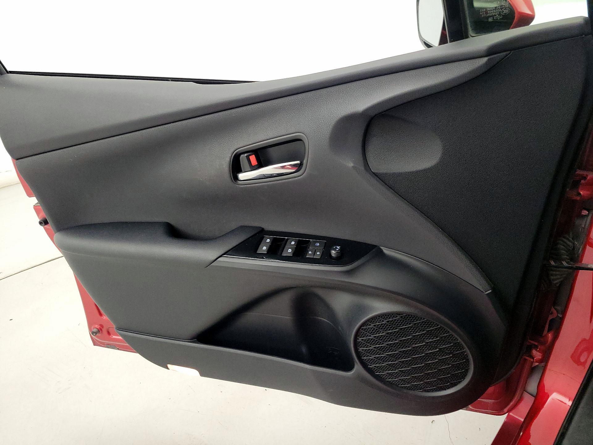 Thumbnail: 2016 Toyota Prius - 12