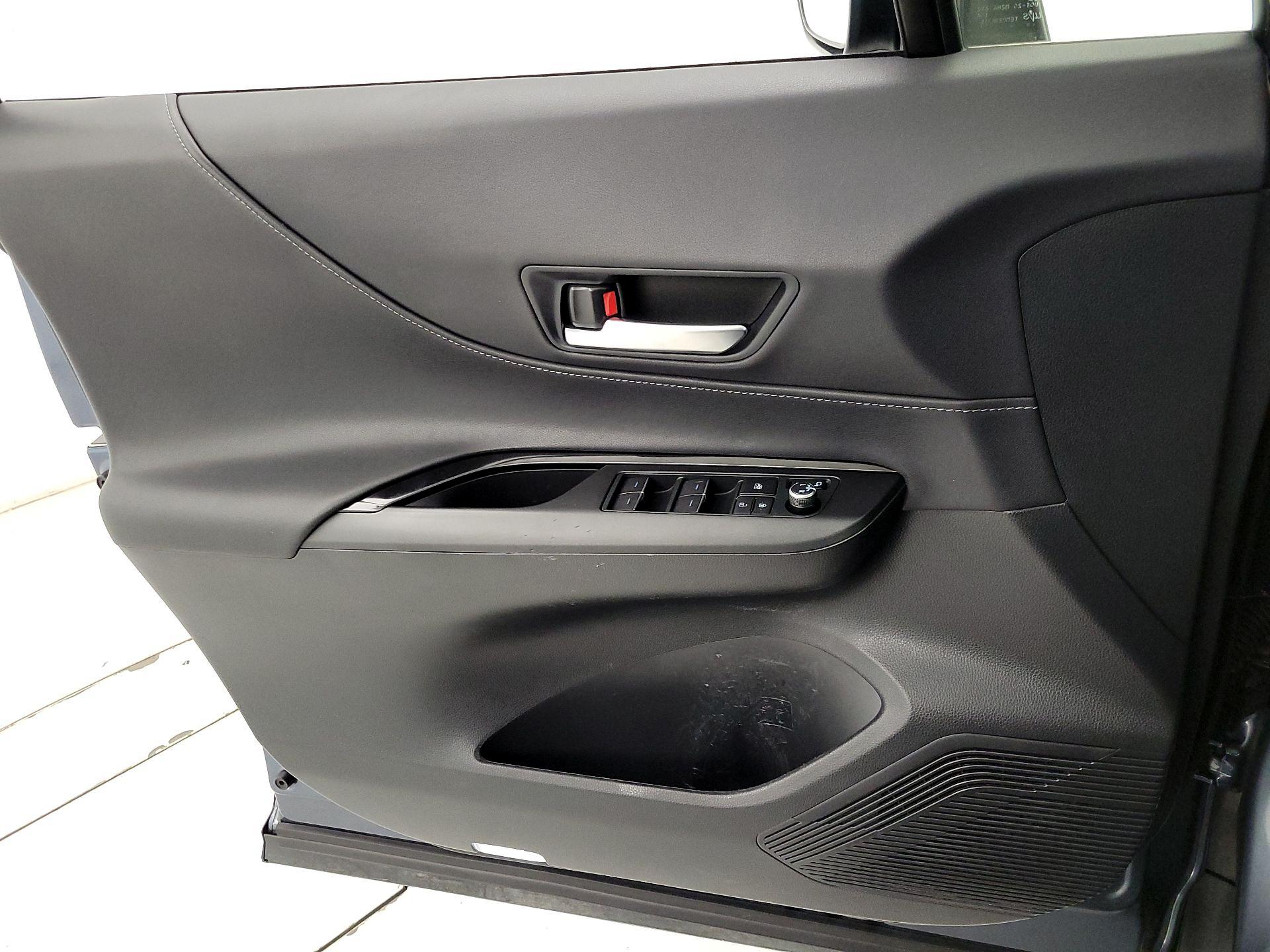 Thumbnail: 2024 Toyota Venza - 12