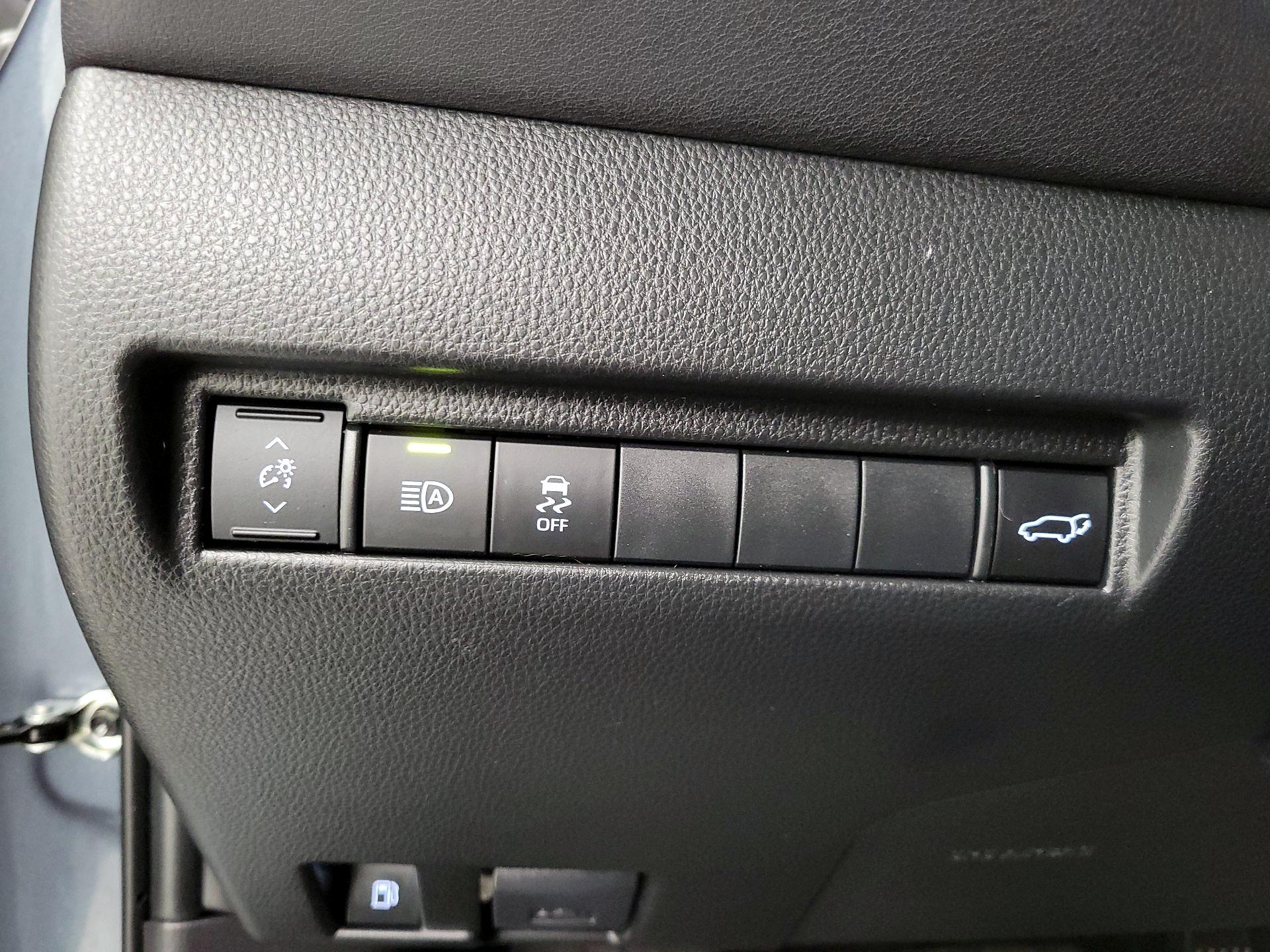 Thumbnail: 2024 Toyota Venza - 13