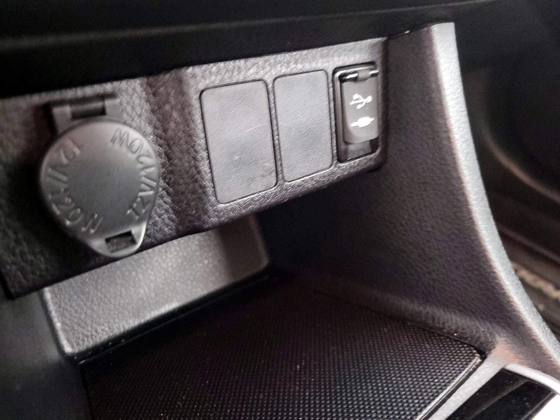 Thumbnail: 2019 Toyota Corolla - 18