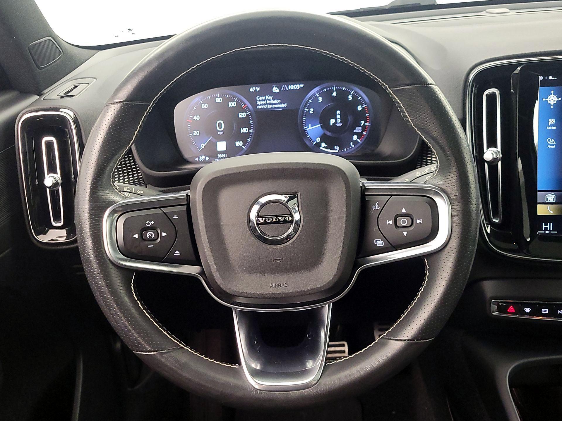 Thumbnail: 2021 Volvo XC40 - 10