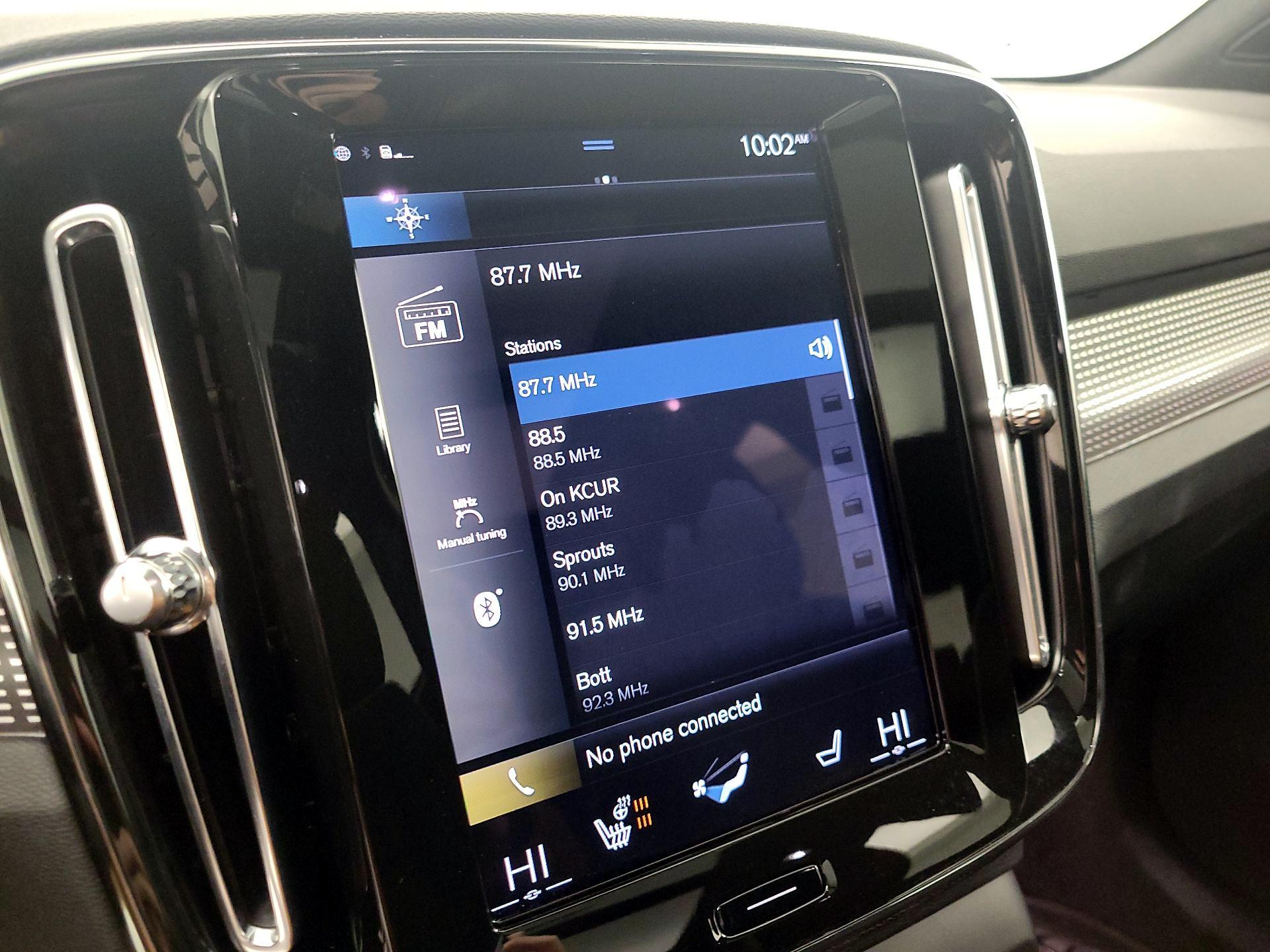 Thumbnail: 2021 Volvo XC40 - 16