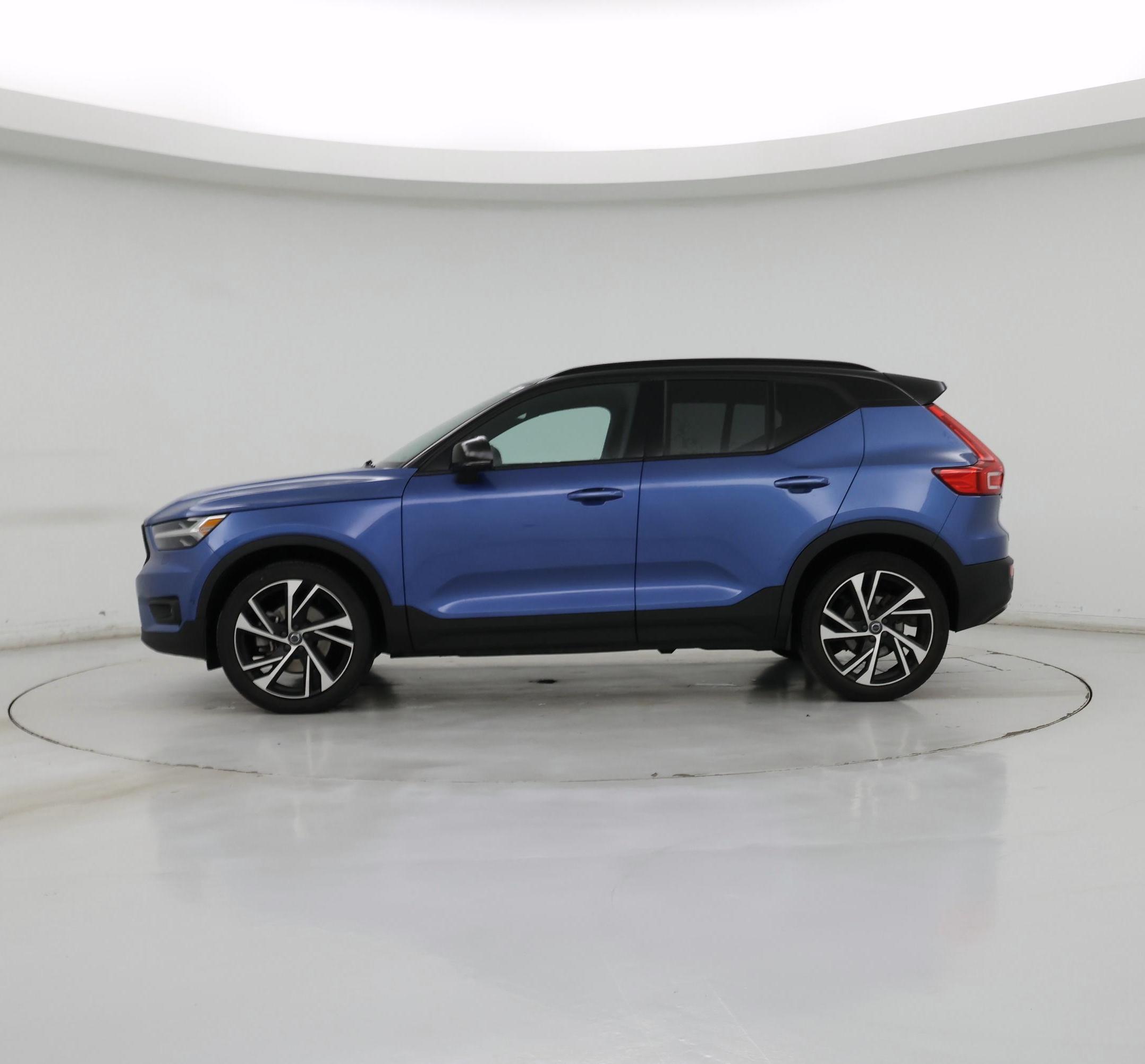 Thumbnail: 2021 Volvo XC40 - 3
