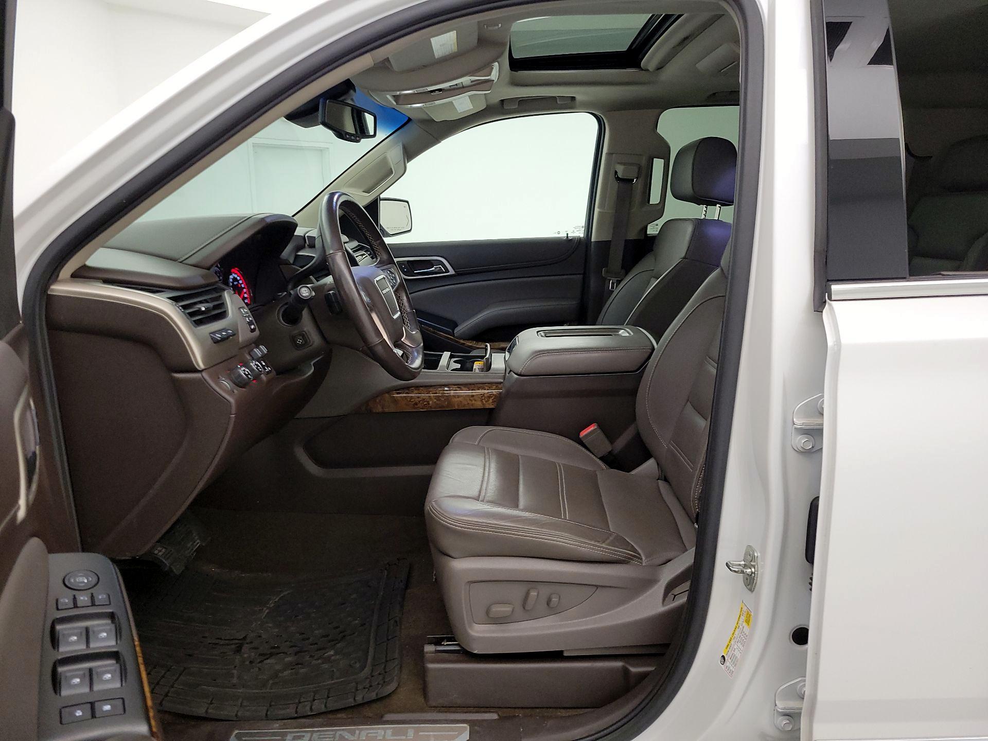 Thumbnail: 2016 GMC Yukon XL - 11