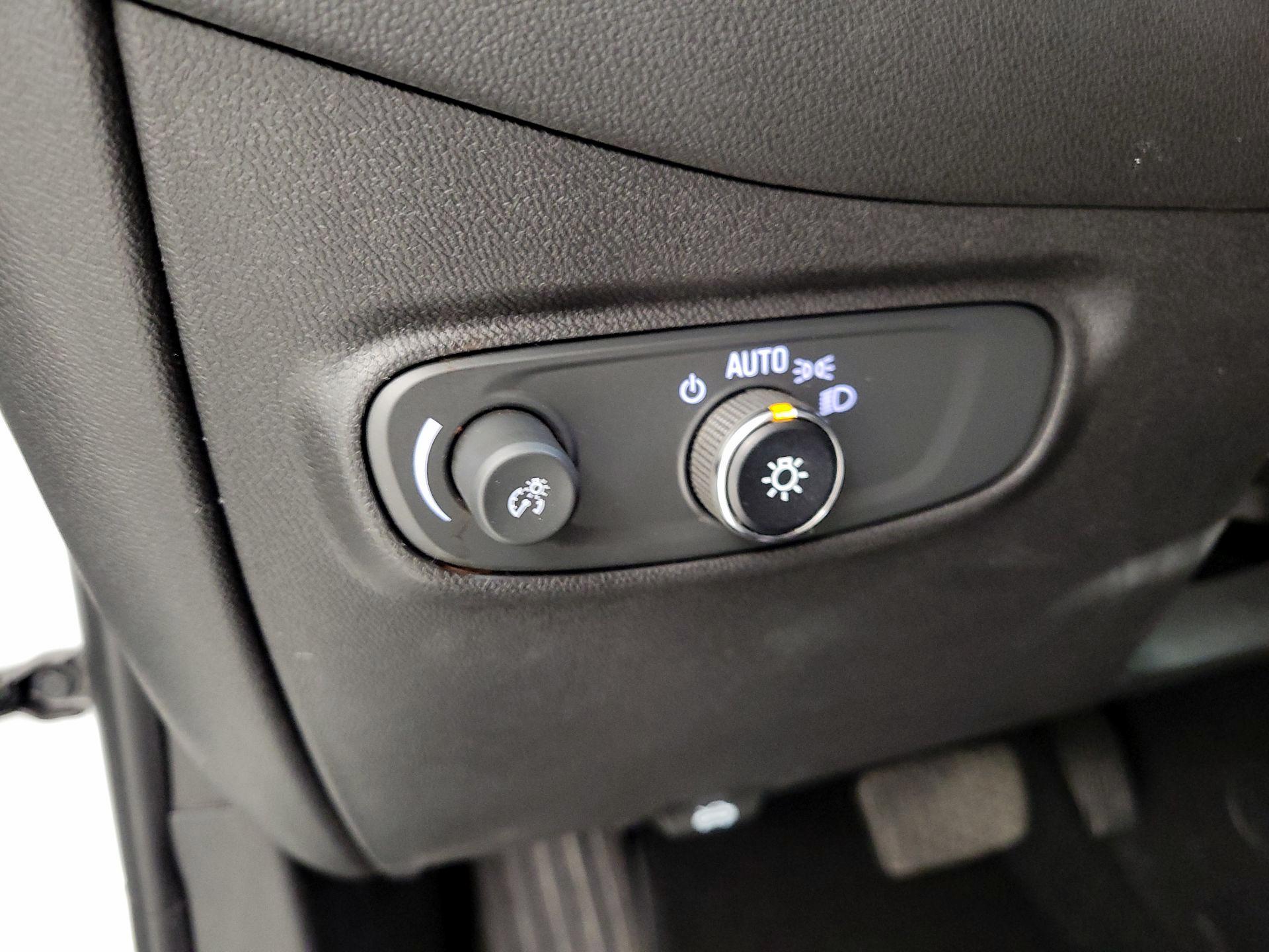 Thumbnail: 2022 Chevrolet Equinox - 13