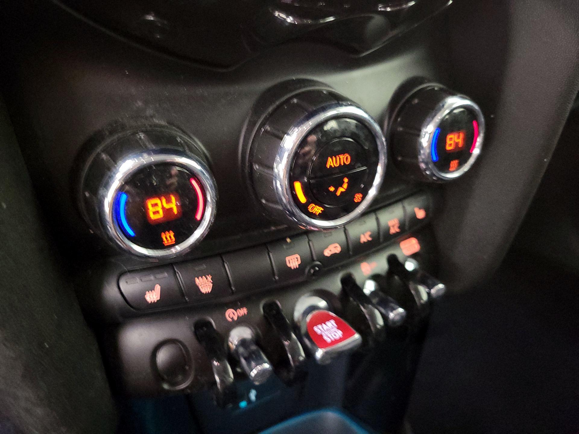 Thumbnail: 2021 MINI Cooper Hardtop - 16