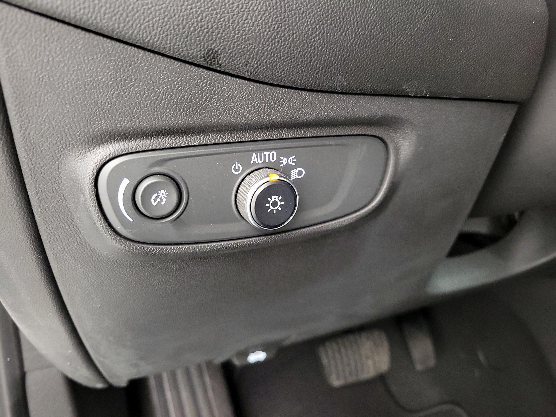 Thumbnail: 2022 Chevrolet Equinox - 13