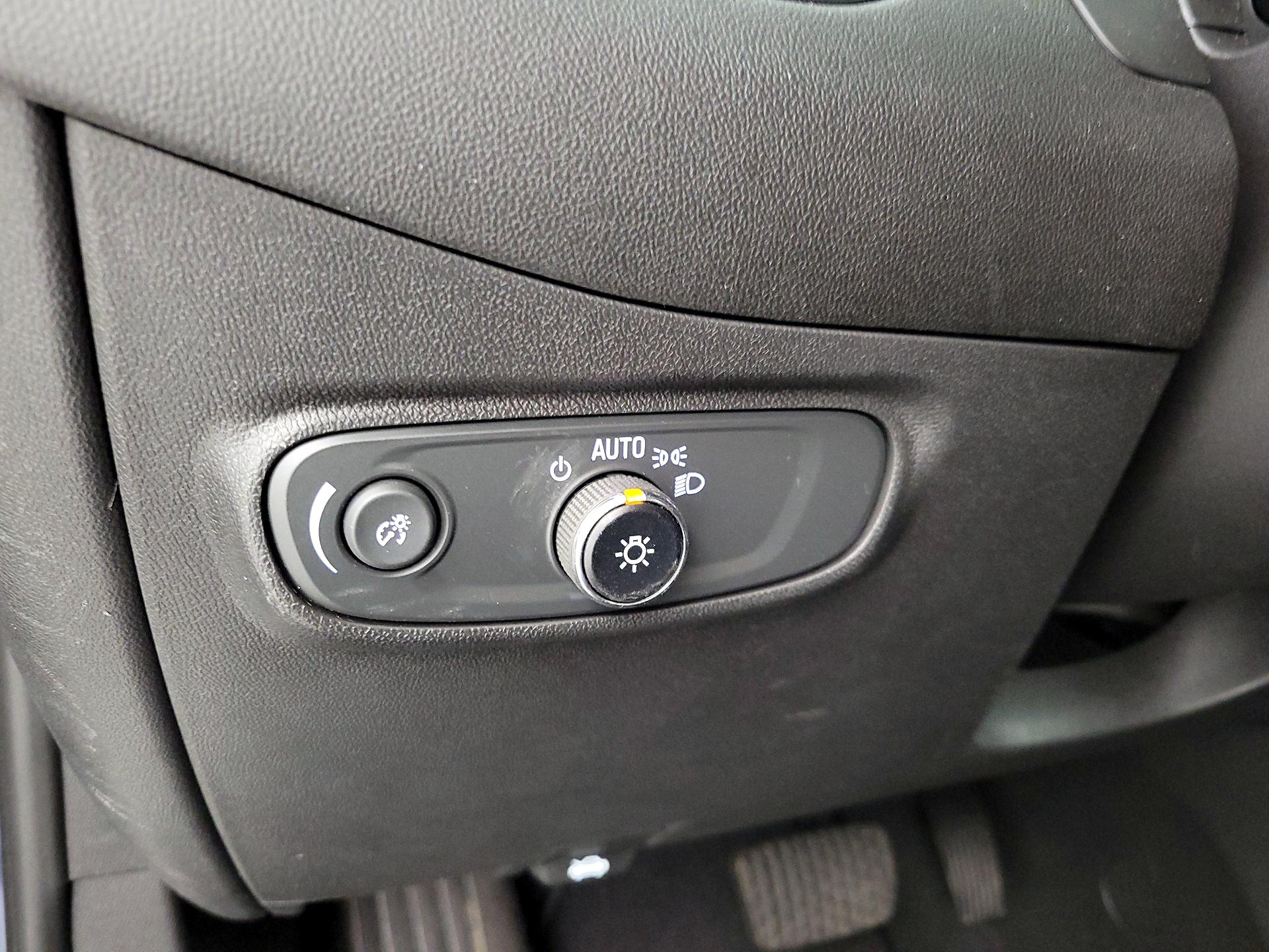 Thumbnail: 2022 Chevrolet Equinox - 13