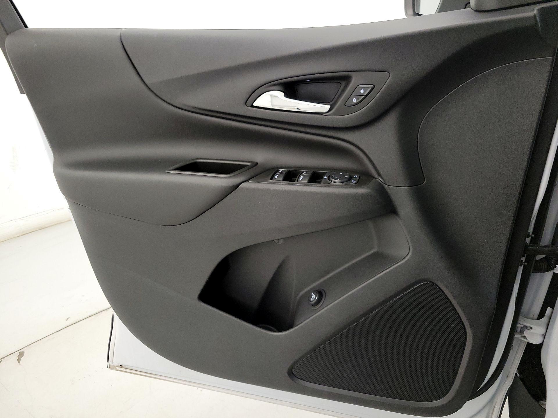 Thumbnail: 2022 Chevrolet Equinox - 12