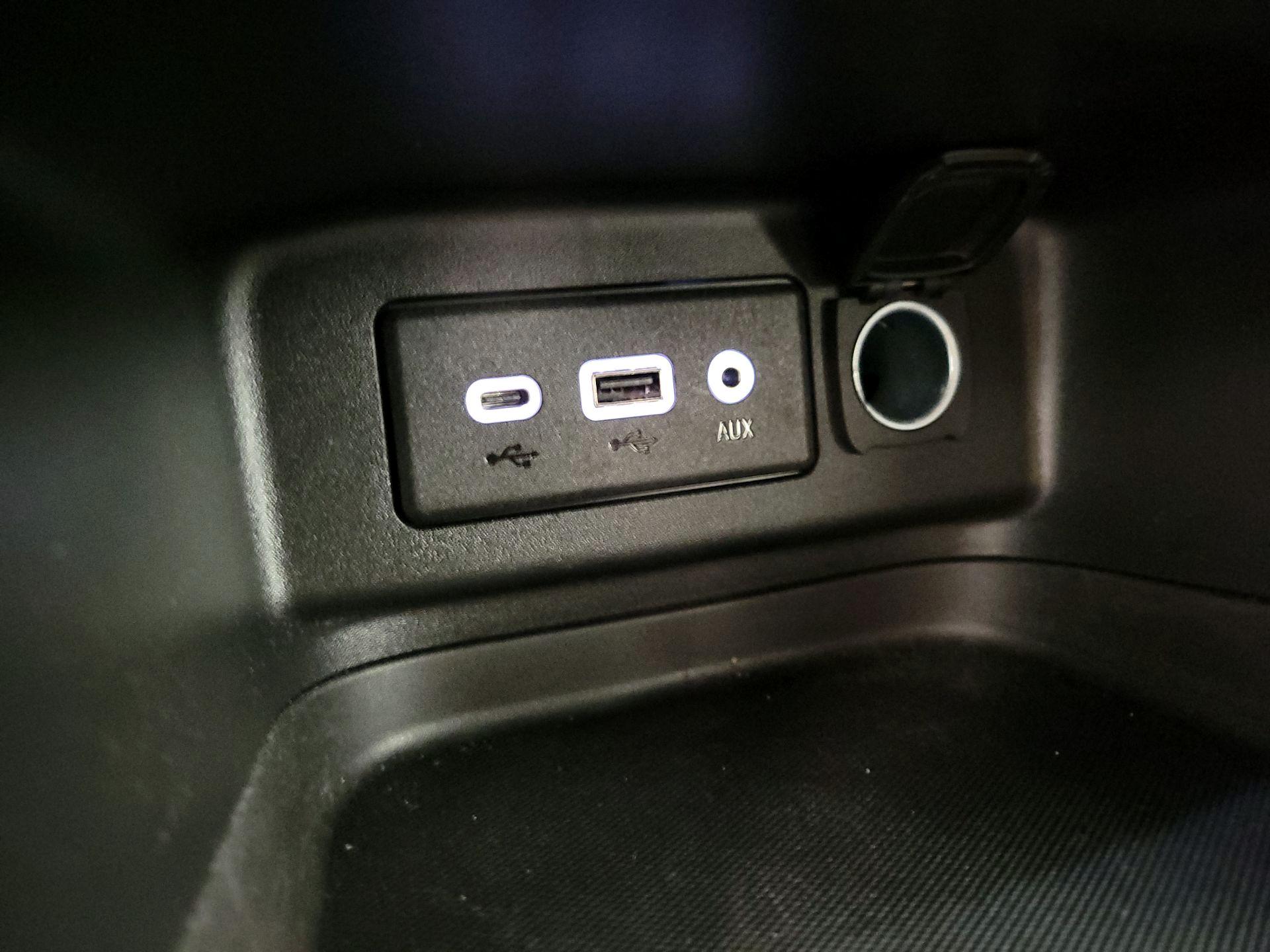 Thumbnail: 2022 Chevrolet Equinox - 18