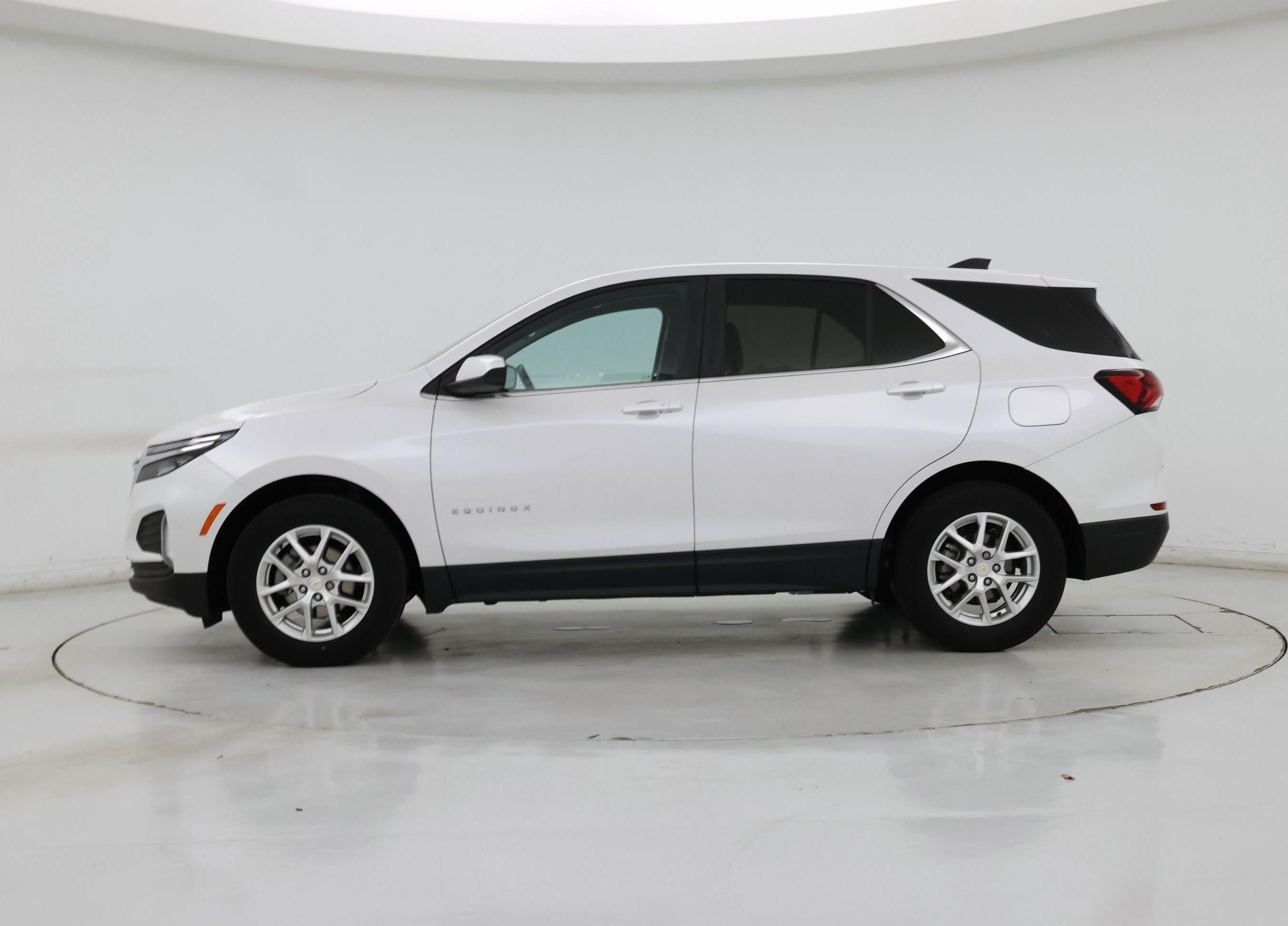 Thumbnail: 2022 Chevrolet Equinox - 3