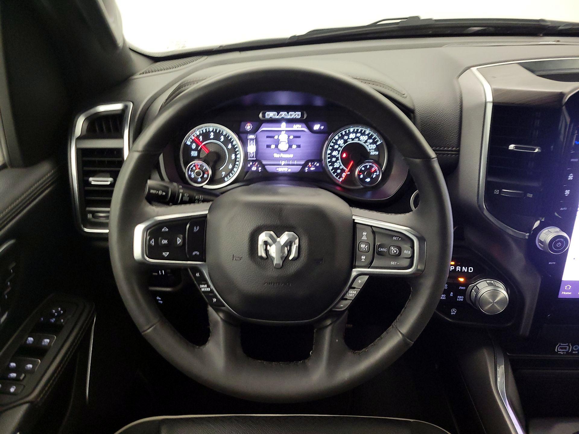 Thumbnail: 2025 RAM 1500 - 10