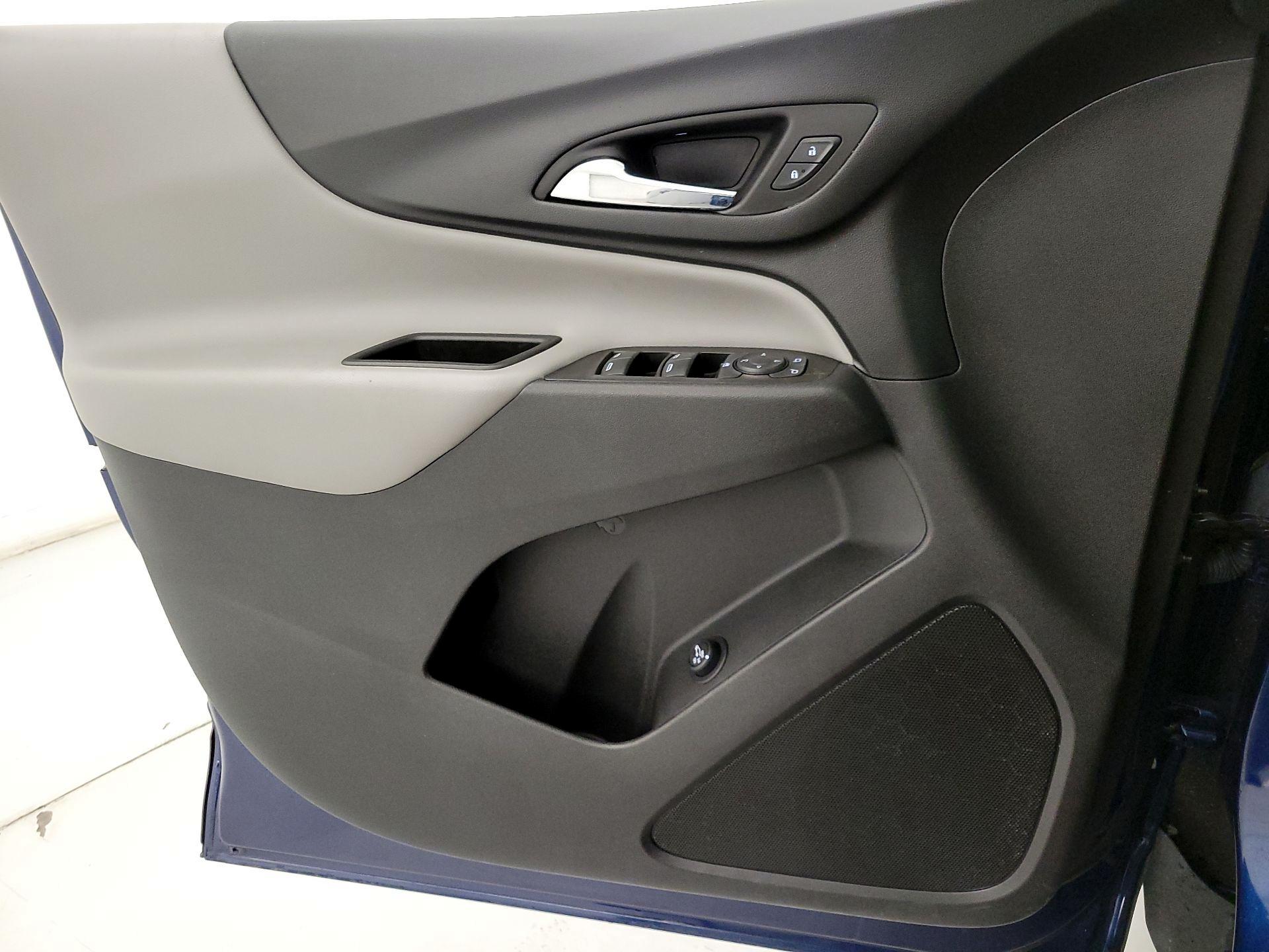 Thumbnail: 2022 Chevrolet Equinox - 12