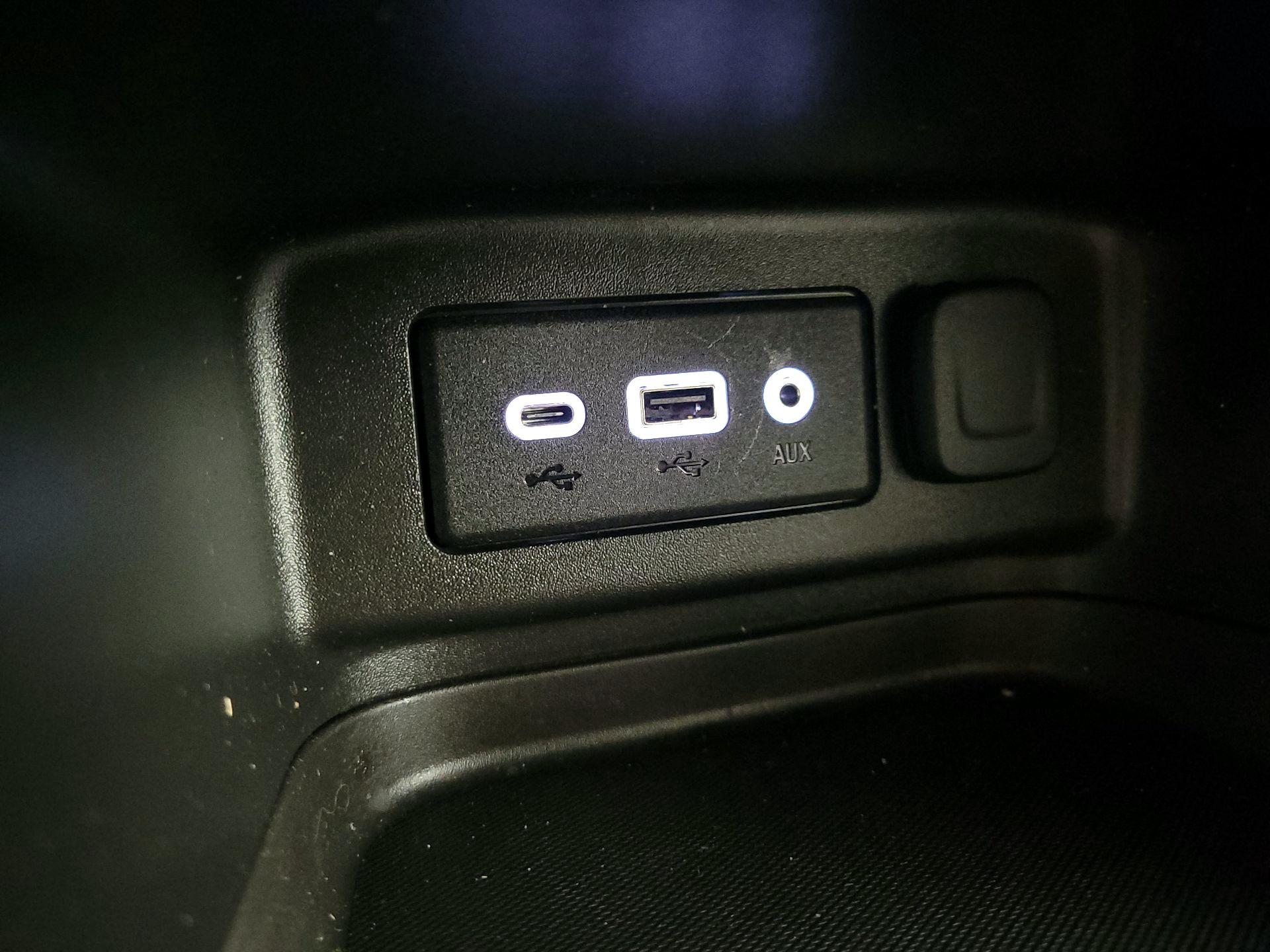 Thumbnail: 2022 Chevrolet Equinox - 18