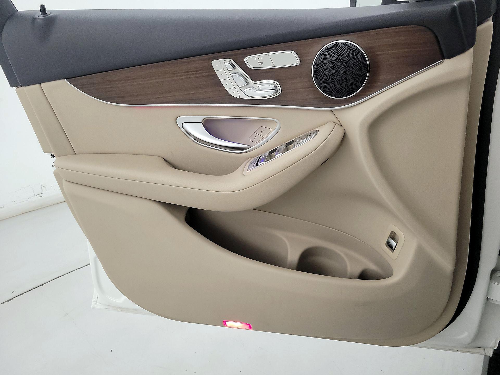 Thumbnail: 2021 Mercedes-Benz GLC - 12