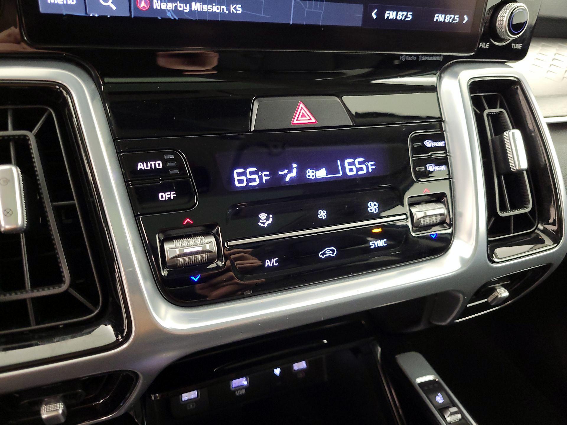 Thumbnail: 2022 Kia Sorento - 17