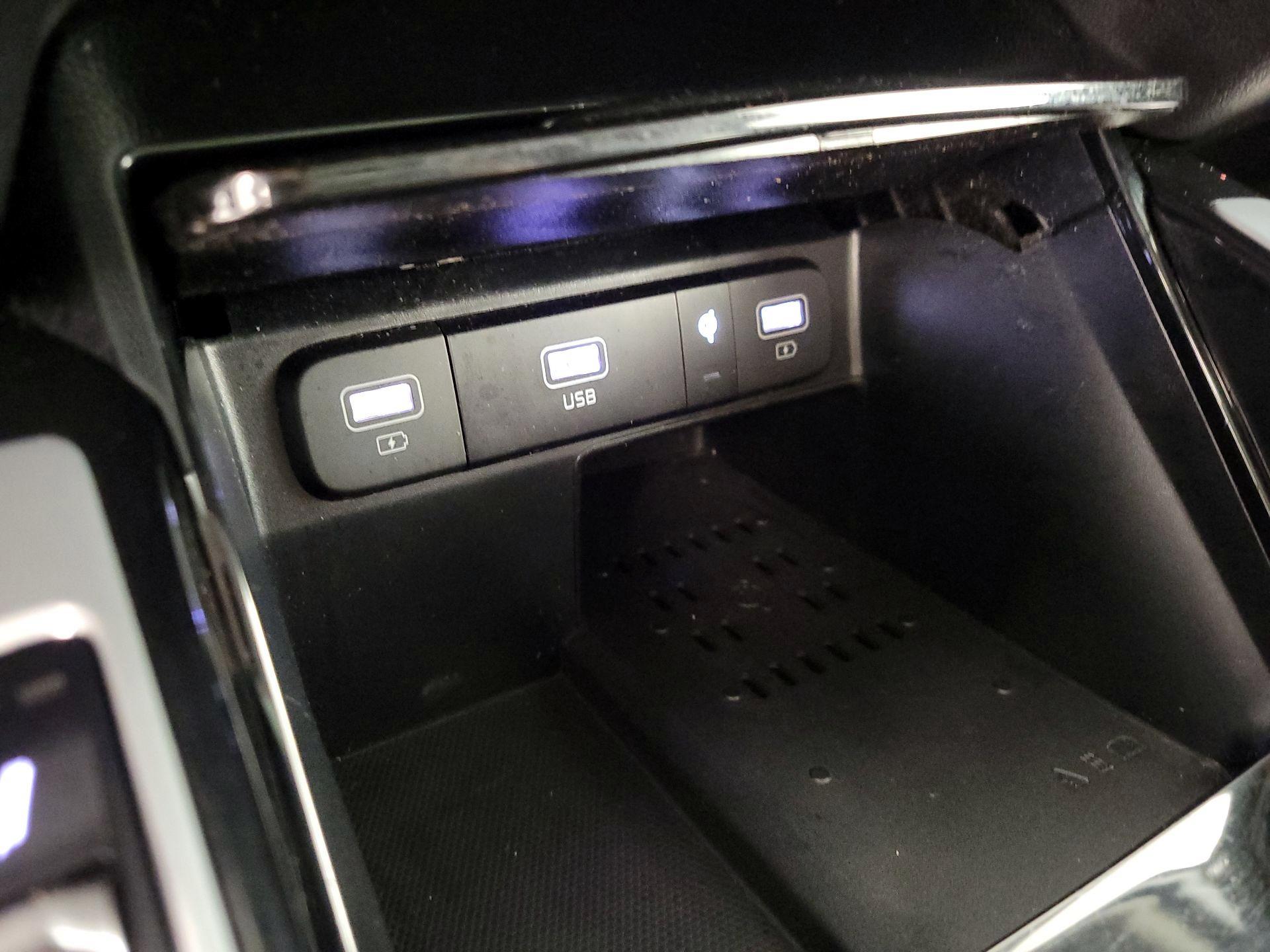 Thumbnail: 2022 Kia Sorento - 19