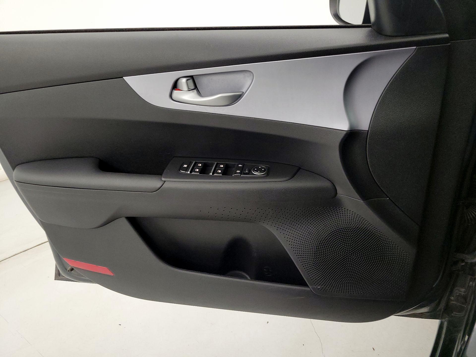 Thumbnail: 2024 Kia Forte - 12