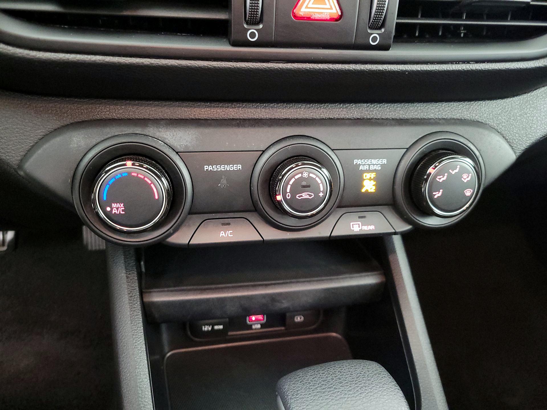 Thumbnail: 2024 Kia Forte - 16