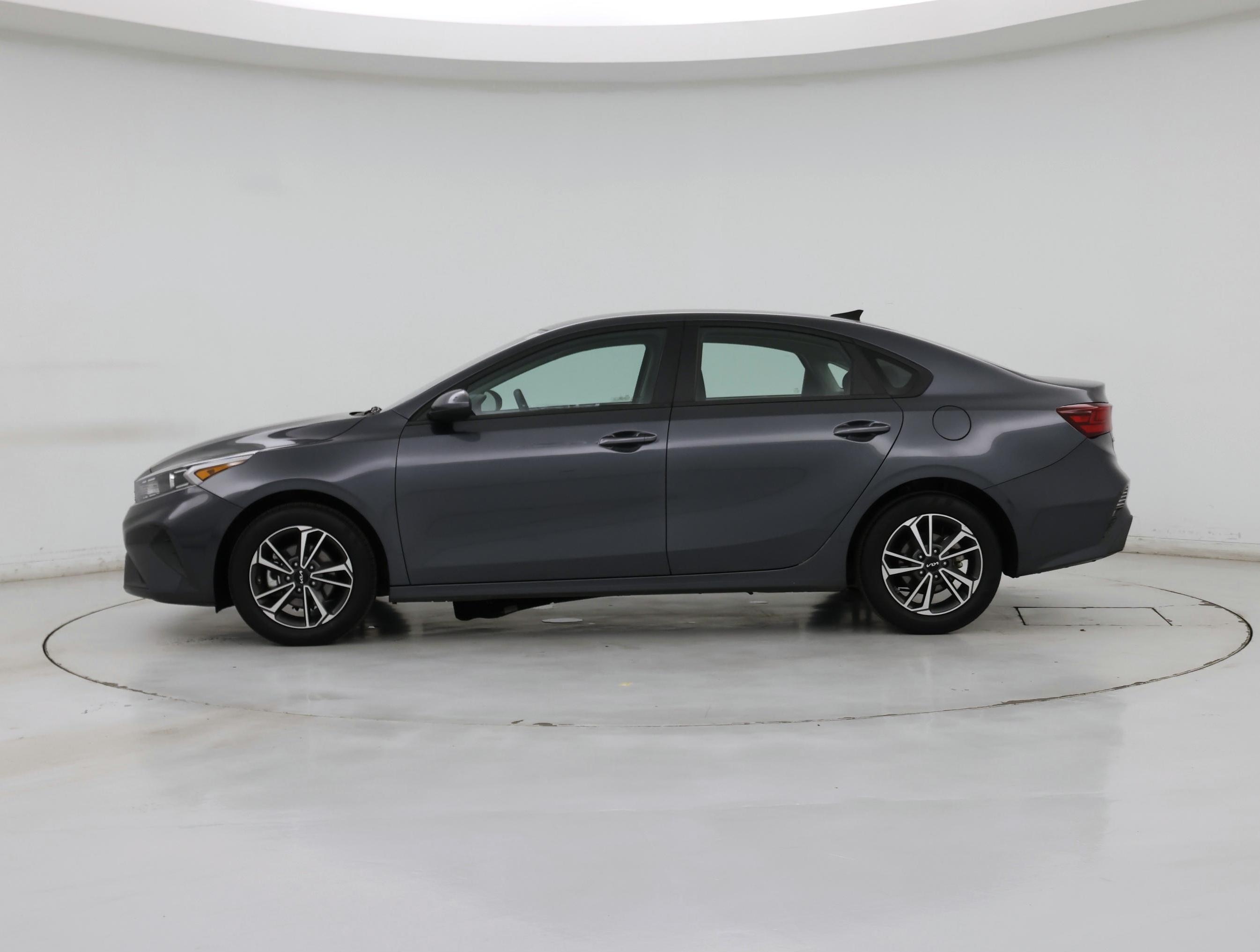 Thumbnail: 2024 Kia Forte - 3