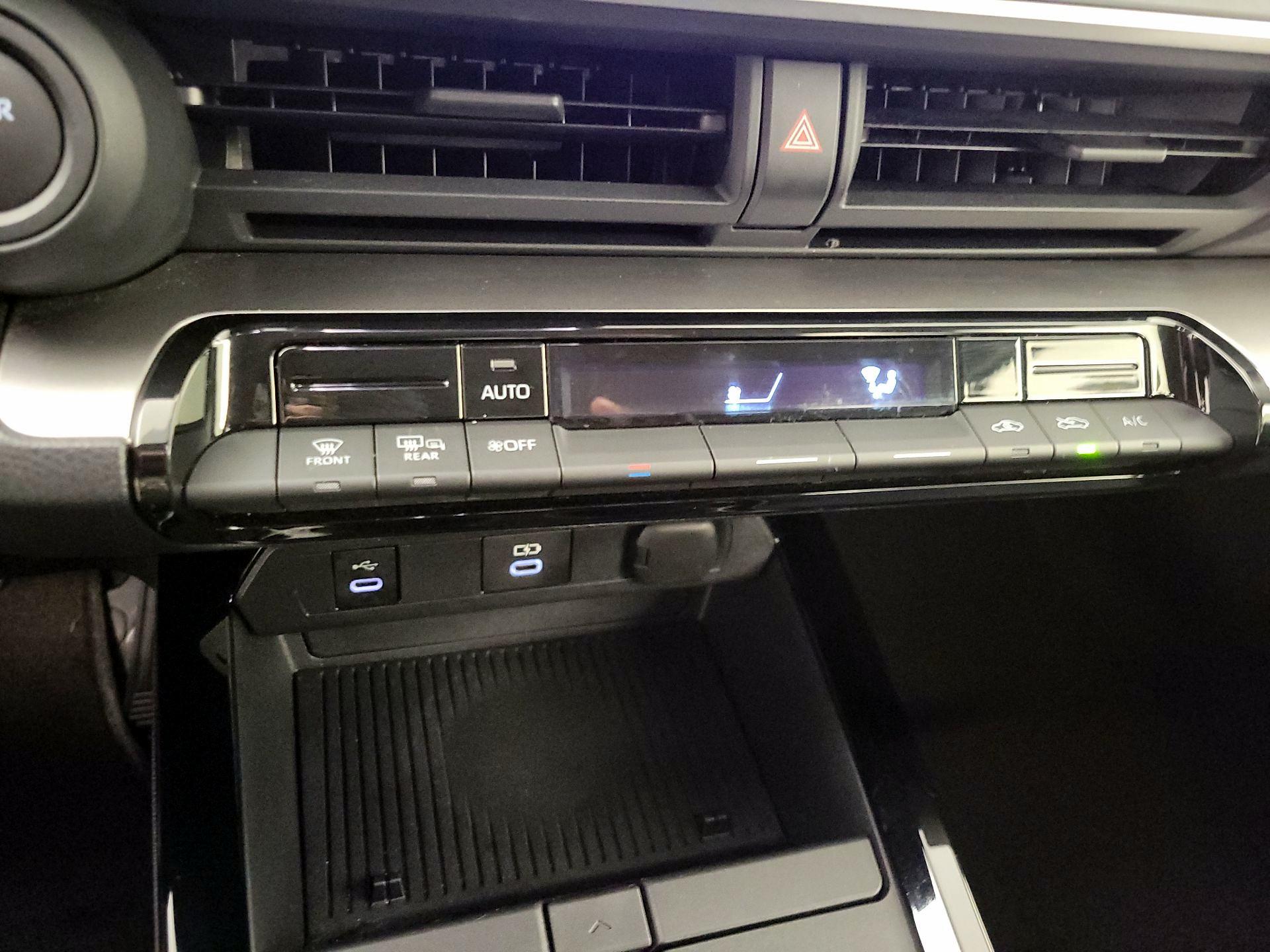 Thumbnail: 2025 Toyota Prius - 16