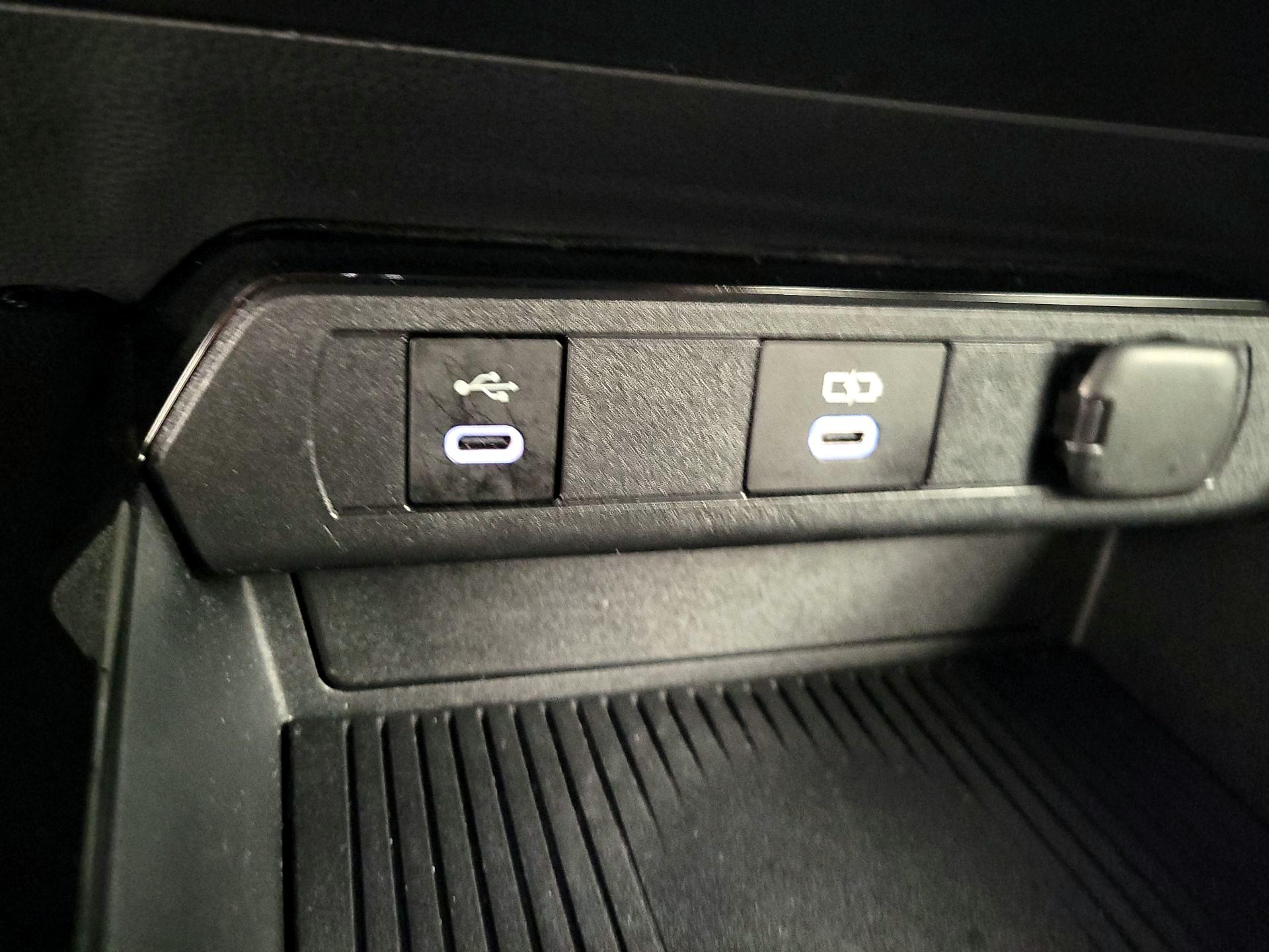 Thumbnail: 2025 Toyota Prius - 18