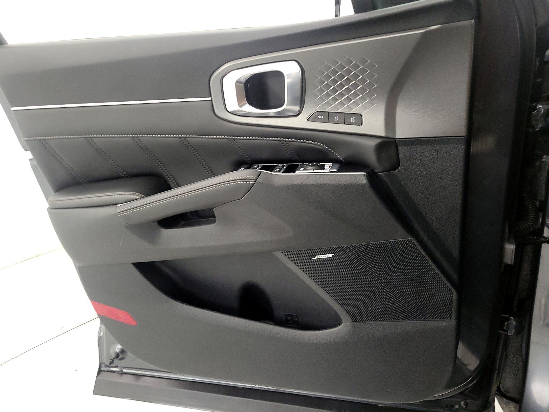 Thumbnail: 2023 Kia Sorento - 12