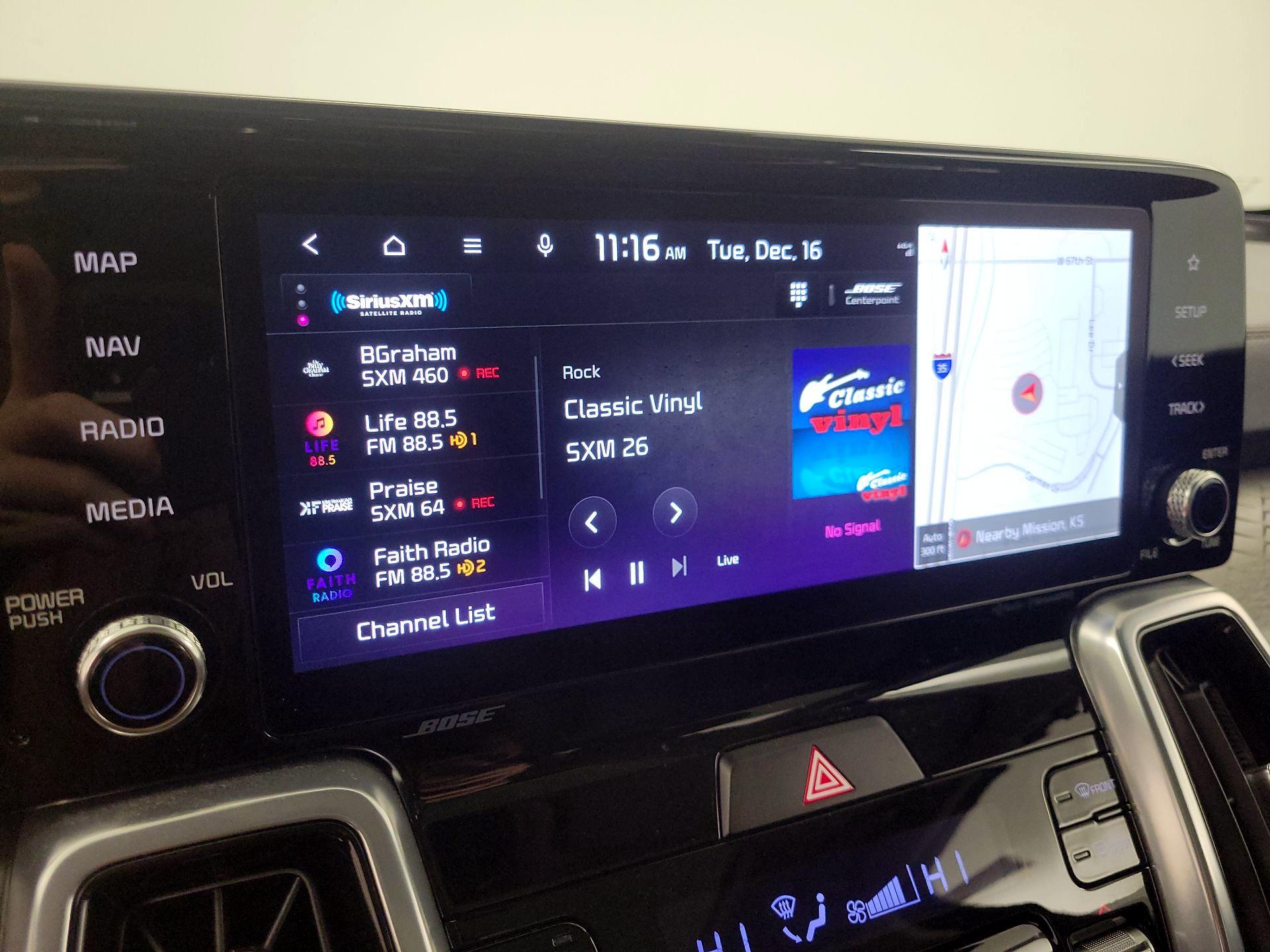 Thumbnail: 2023 Kia Sorento - 16