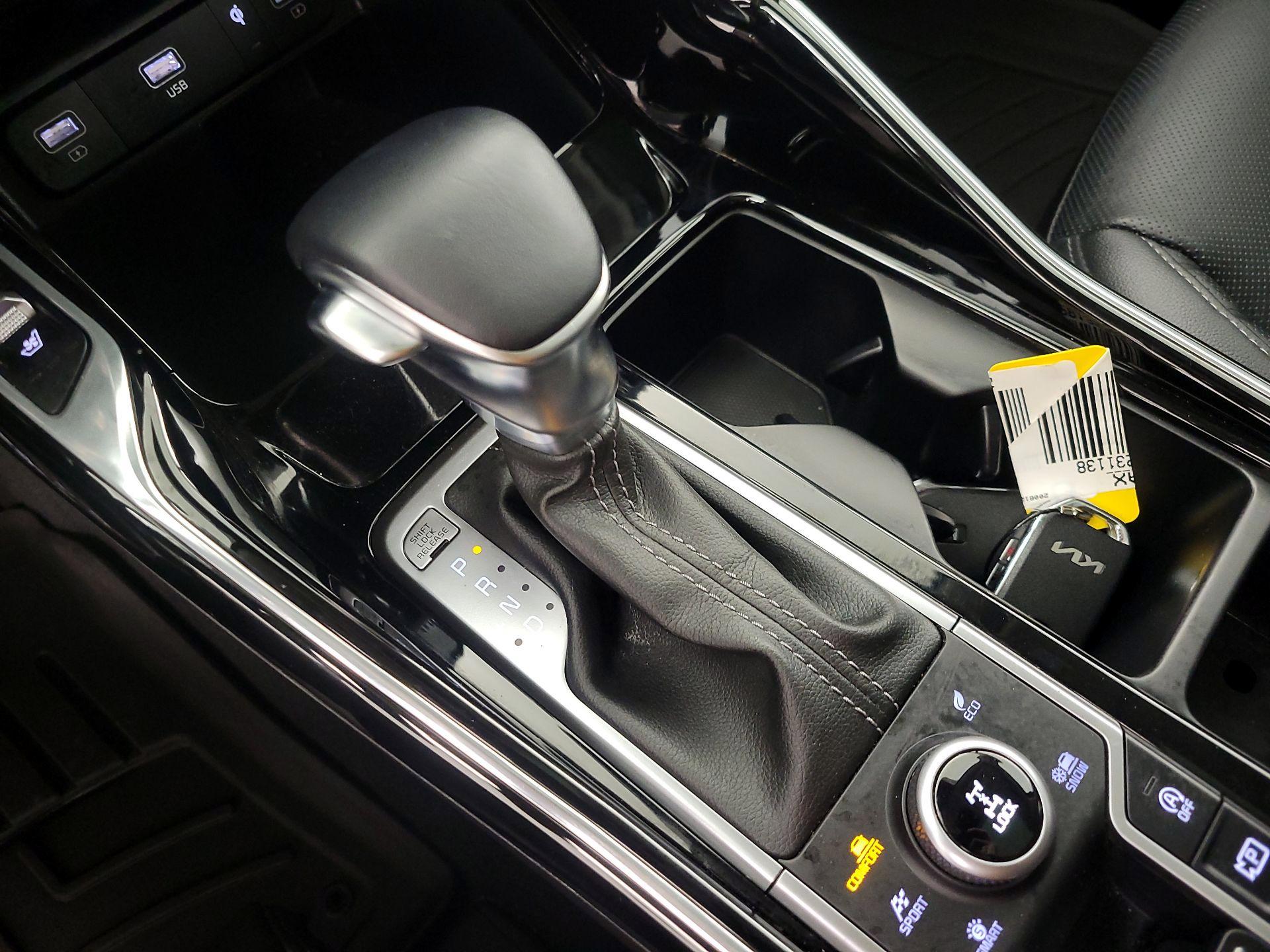 Thumbnail: 2023 Kia Sorento - 18