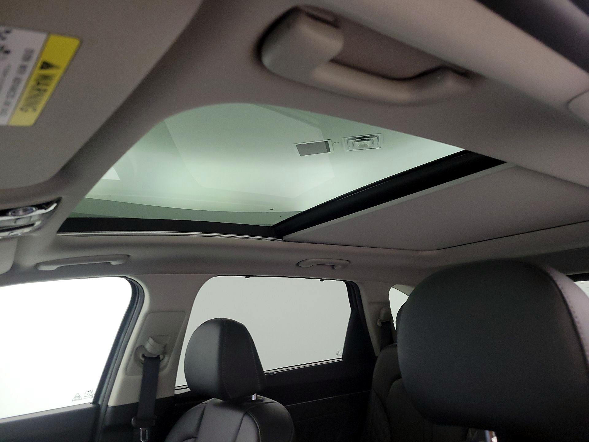 Thumbnail: 2023 Kia Sorento - 20