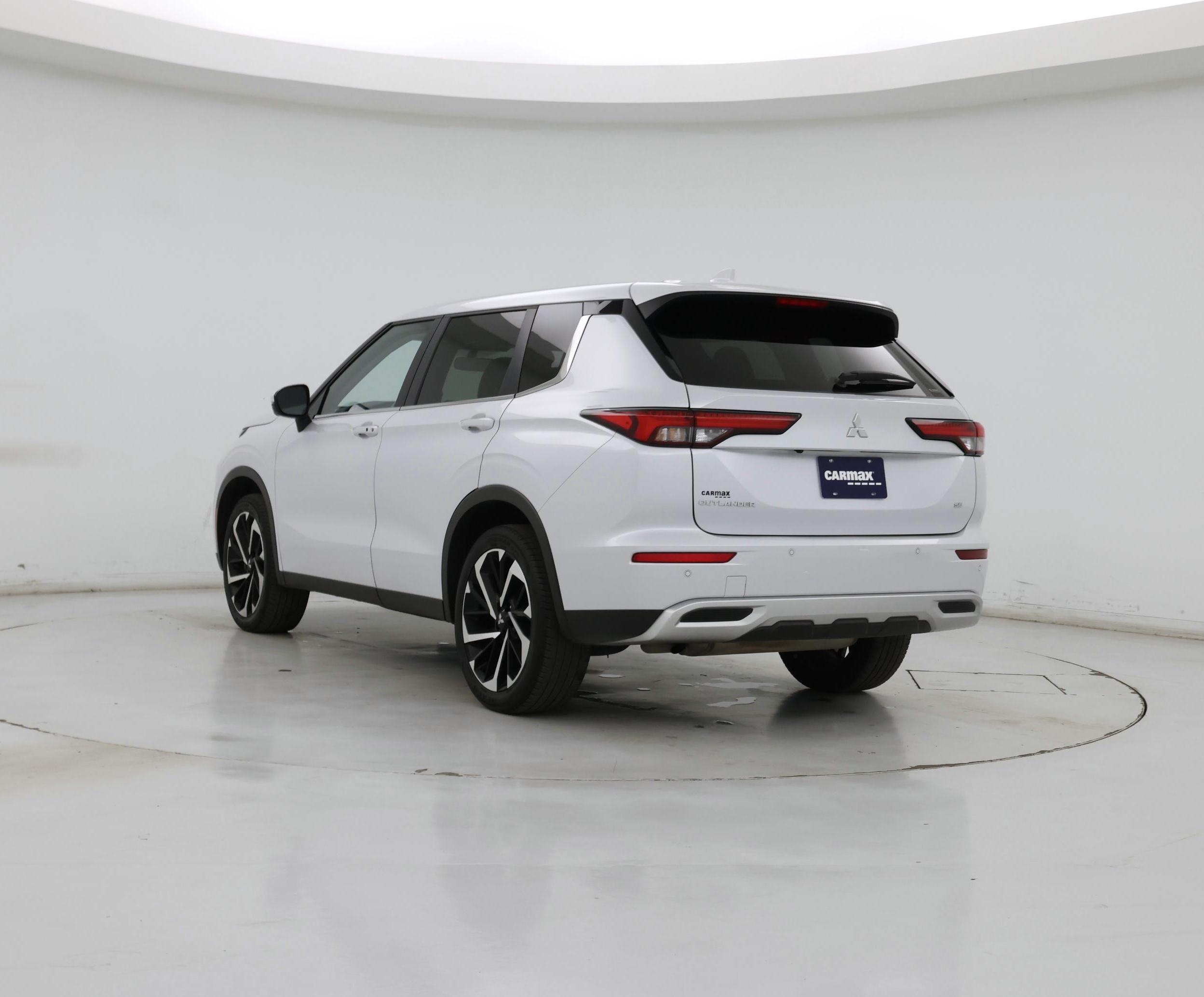 Thumbnail: 2024 Mitsubishi Outlander - 2