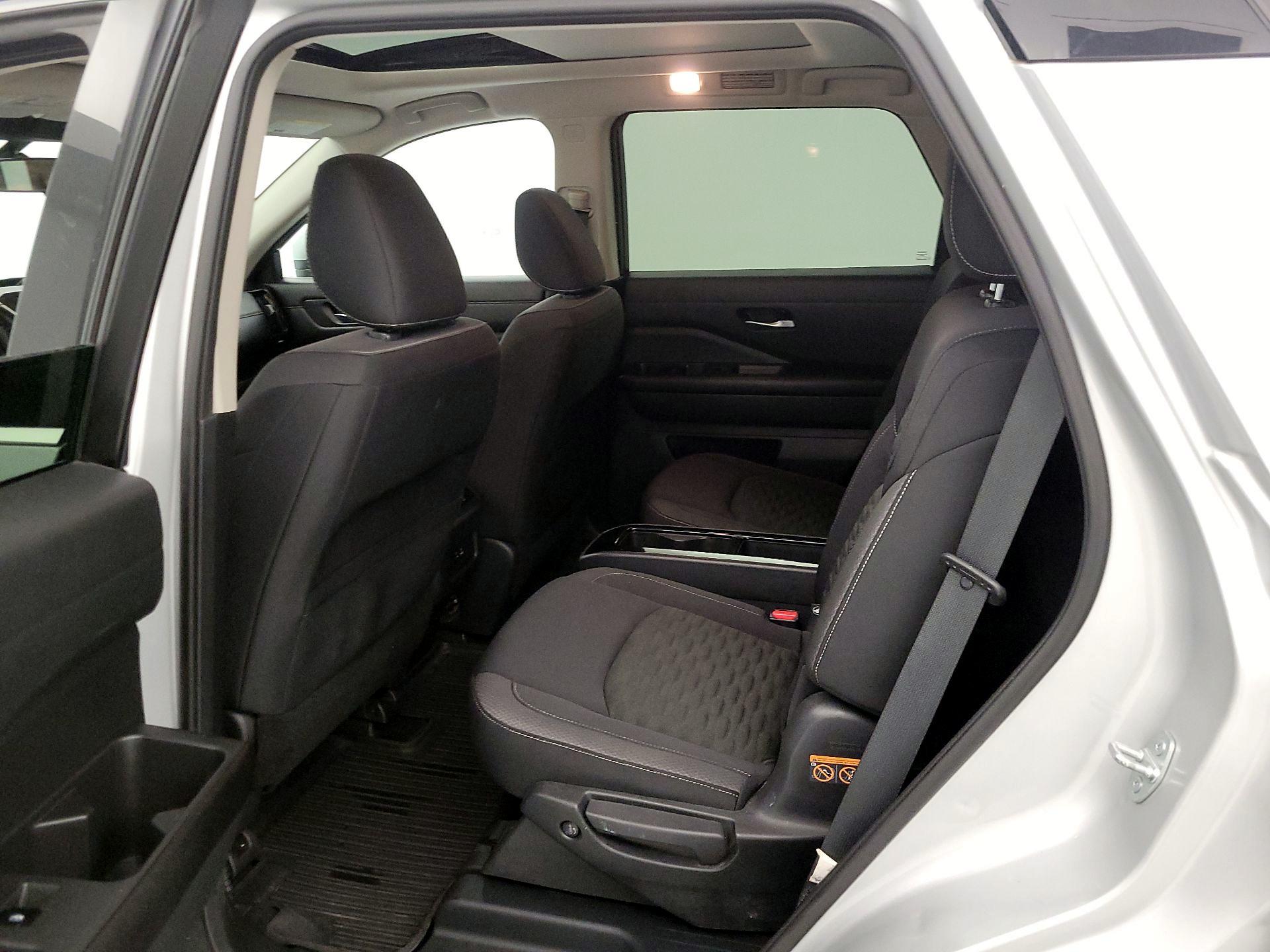 Thumbnail: 2022 Nissan Pathfinder - 19