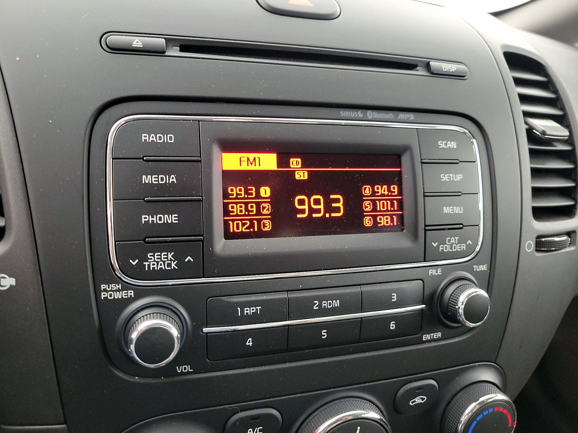 Thumbnail: 2015 Kia Forte - 14