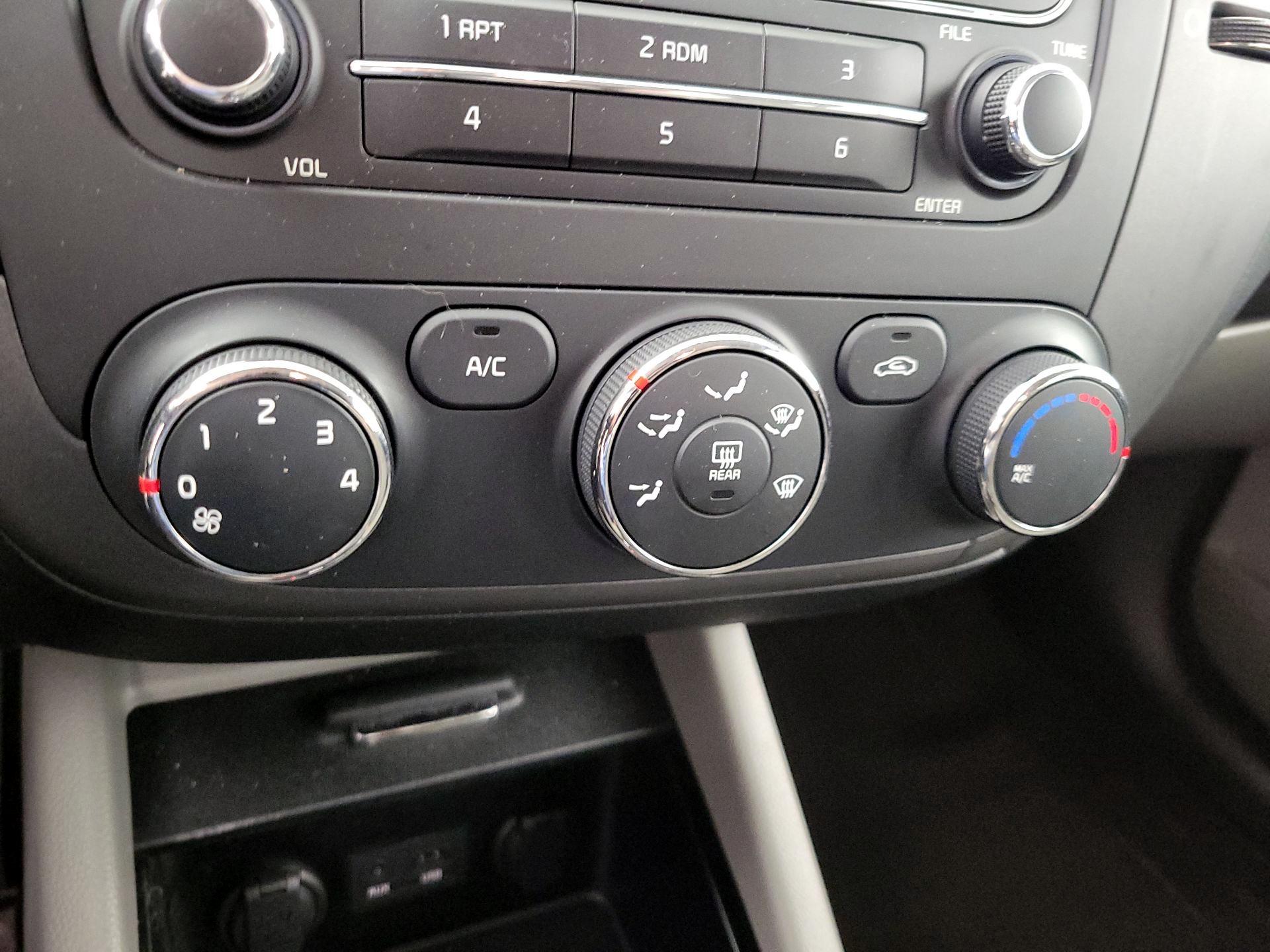 Thumbnail: 2015 Kia Forte - 15