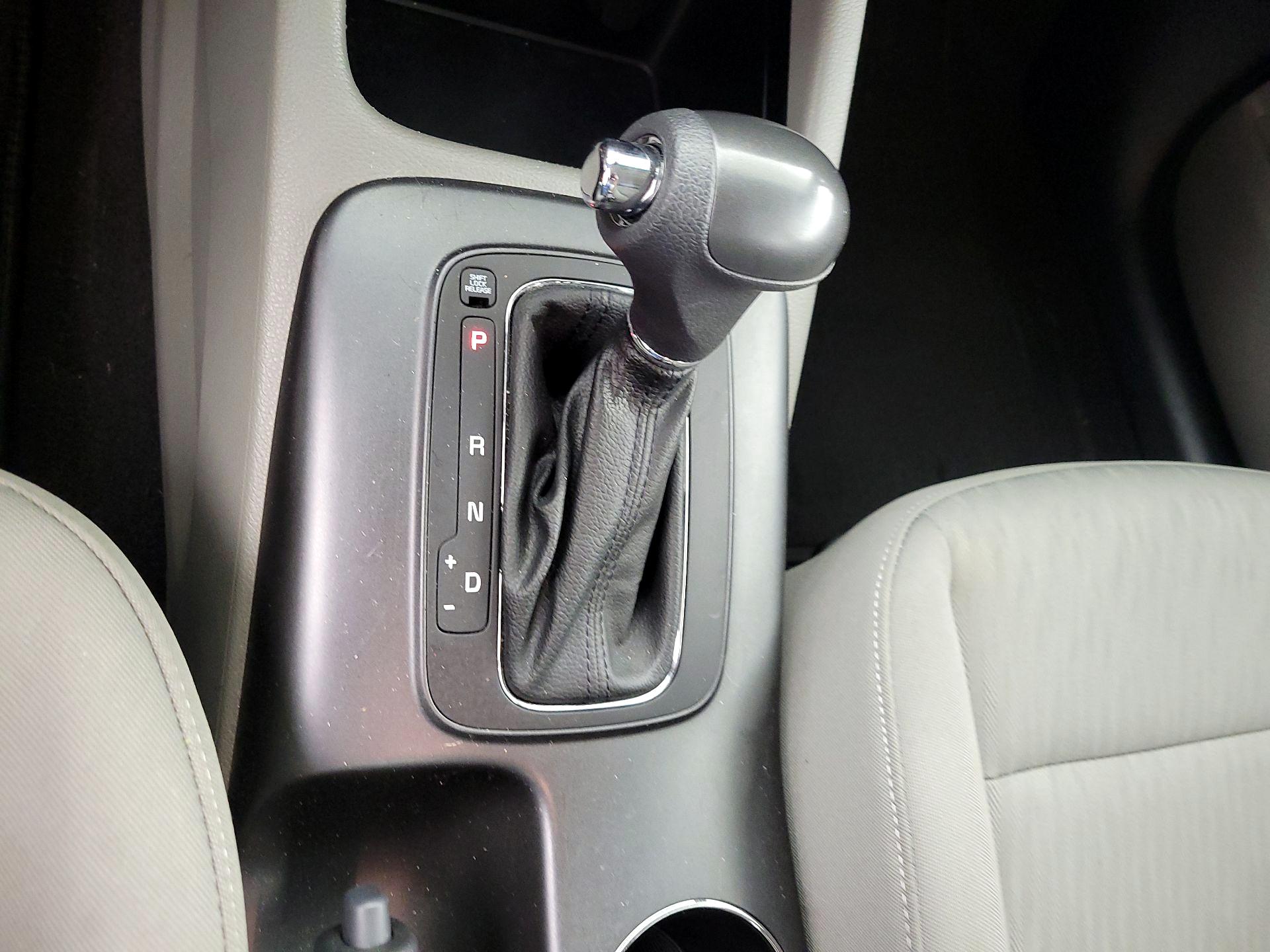 Thumbnail: 2015 Kia Forte - 16