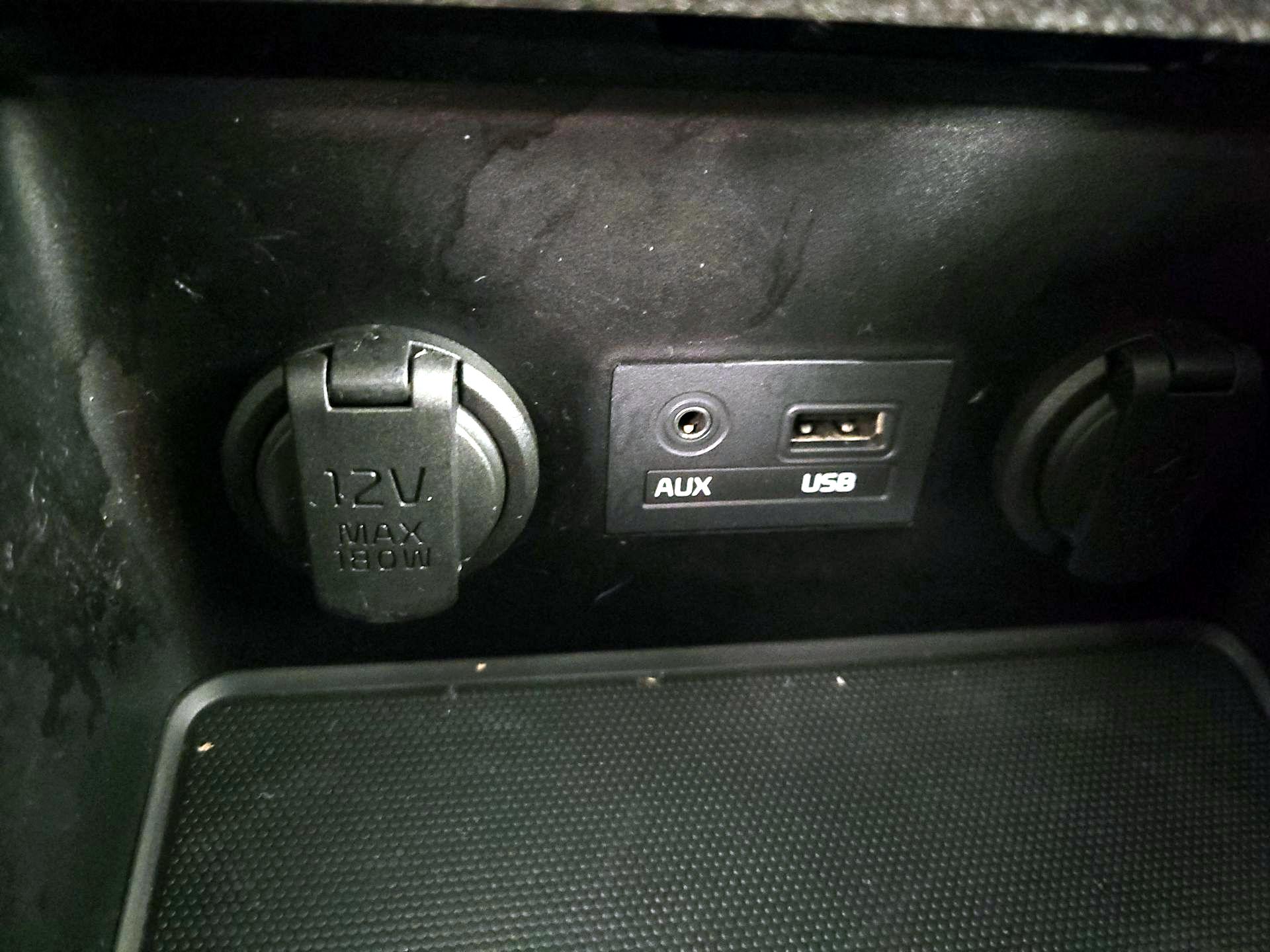 Thumbnail: 2015 Kia Forte - 17